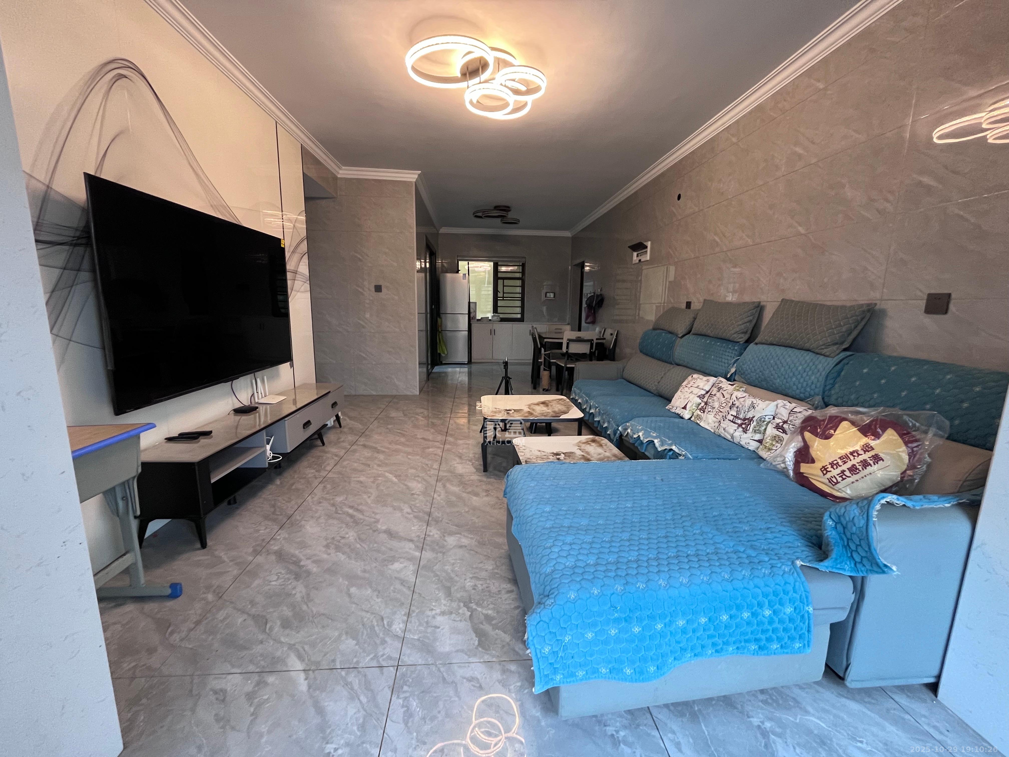 和润园三期  3室2厅1卫    2600.0元/月室内图