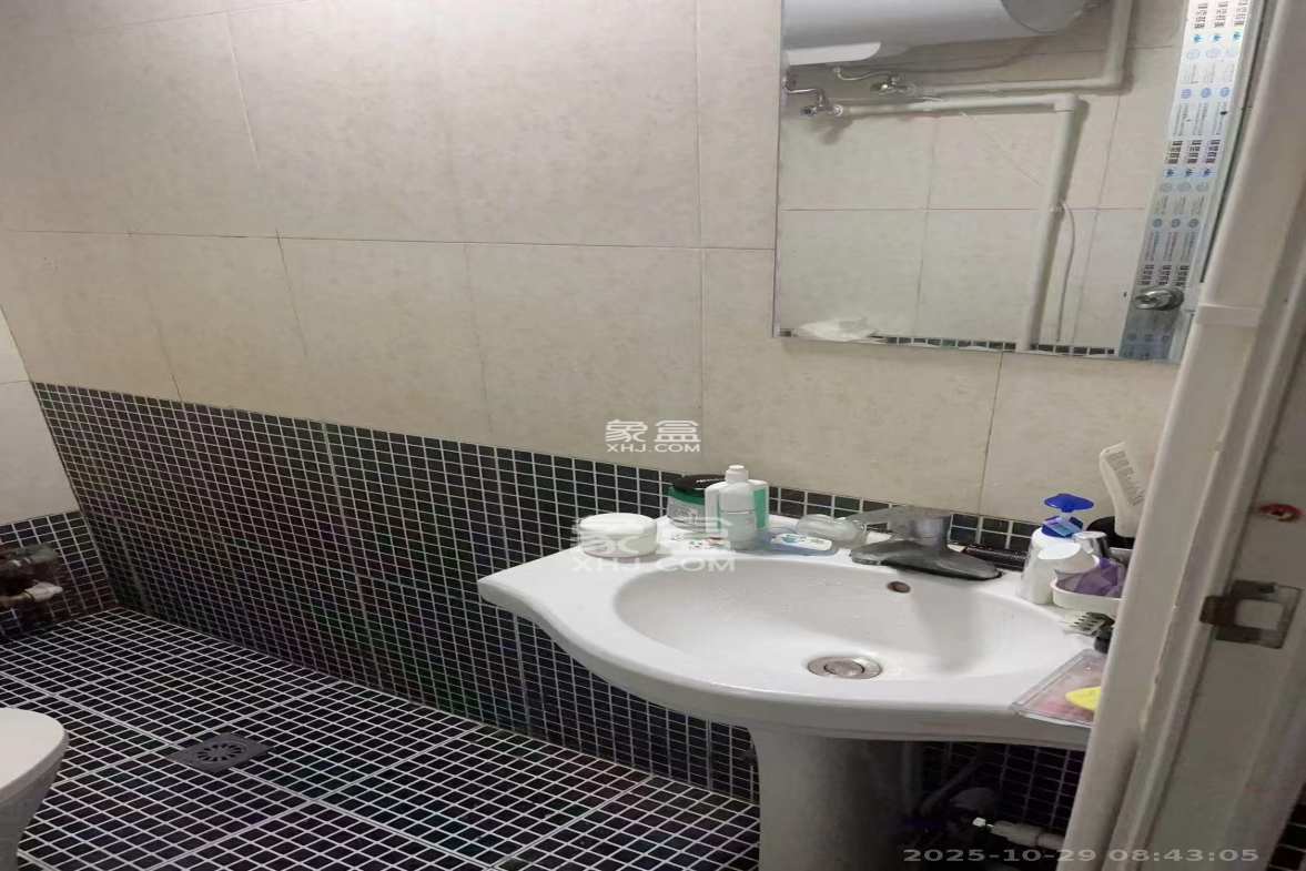 2076至高点 1室1厅1卫 1200.0元/月 2076至高点 1室1厅1卫 1200.0元/月室内图