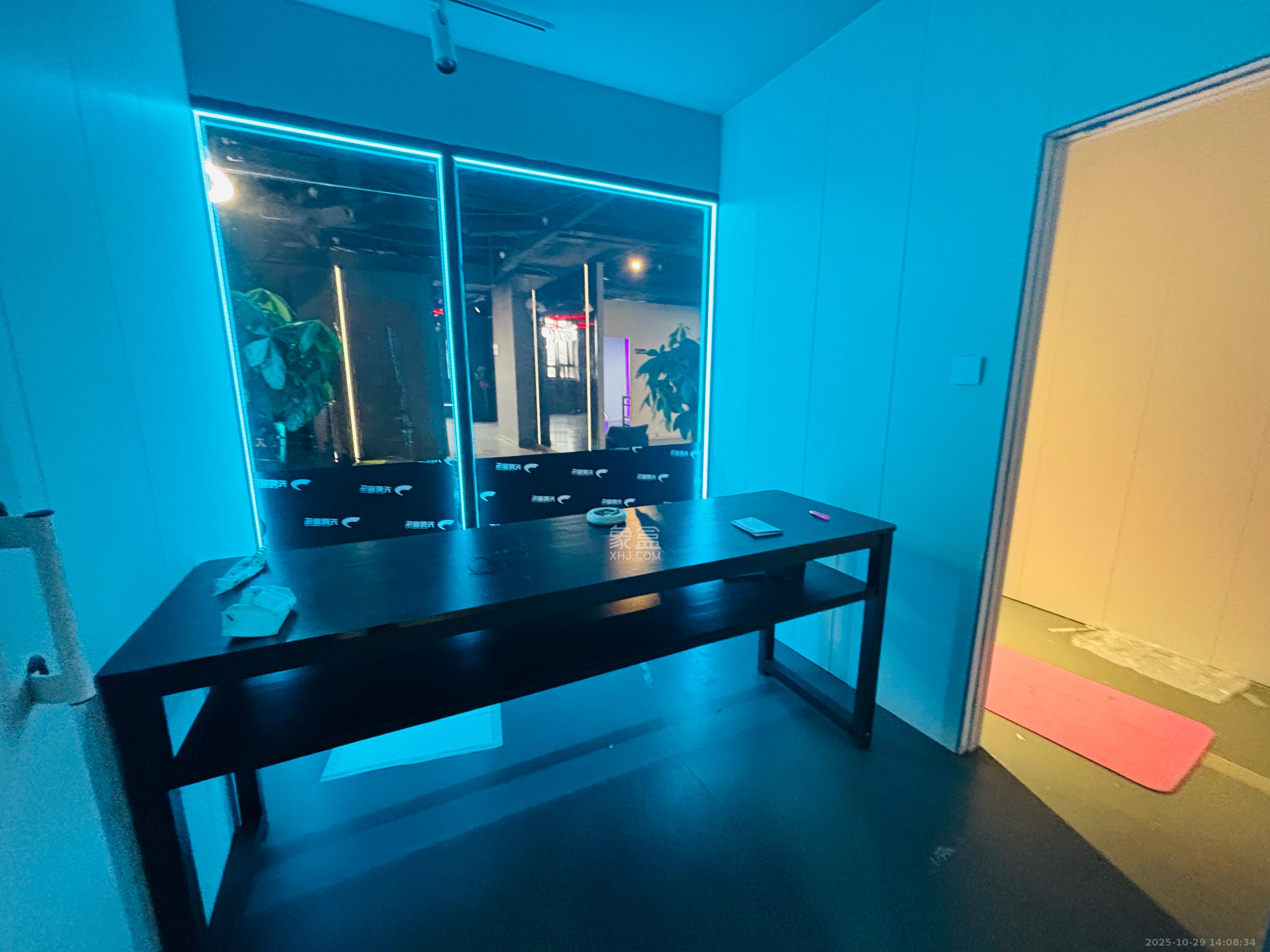 金领家族   280.0㎡      5500.0元/月室内图