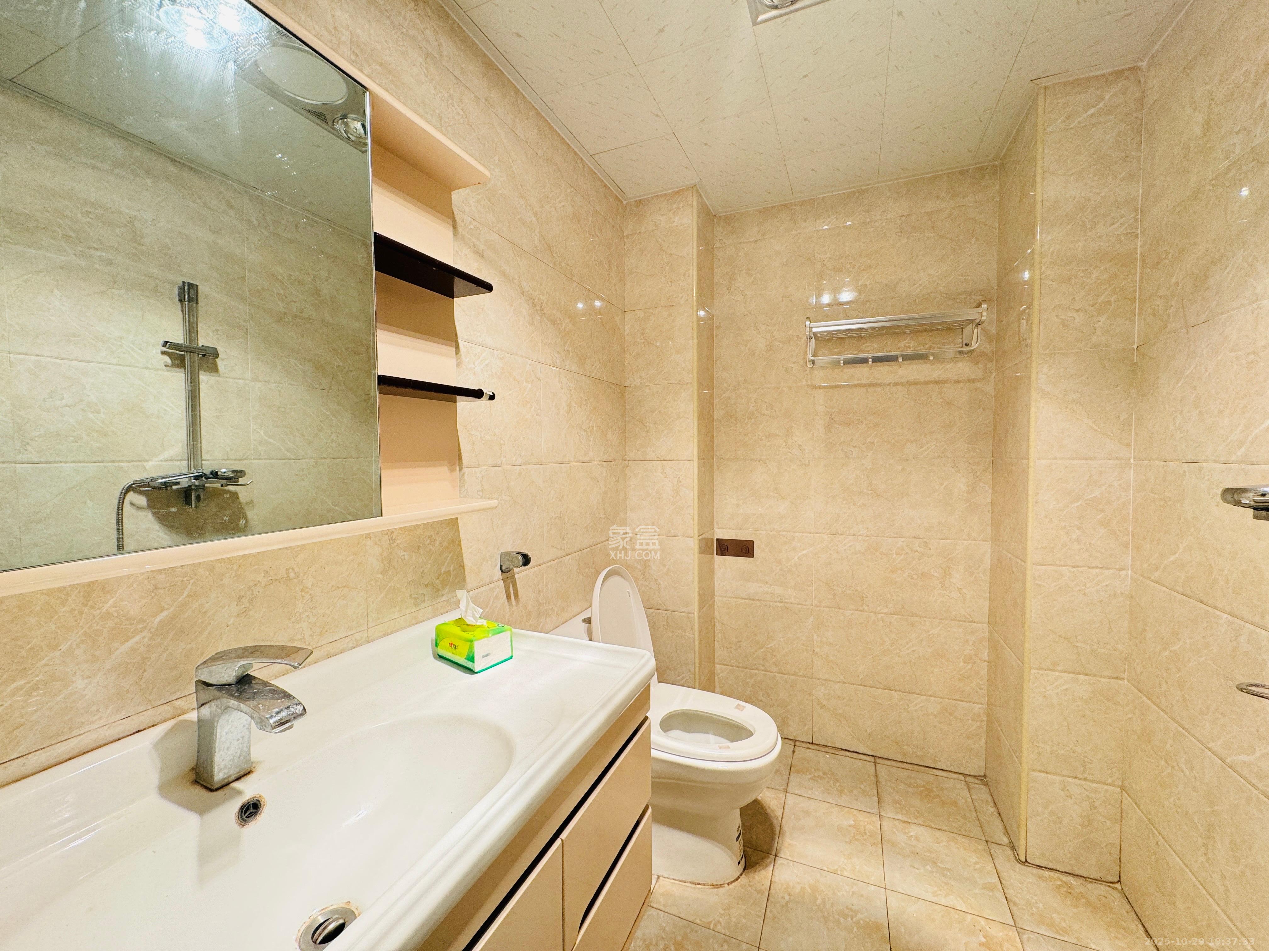 湖韵佳苑  3室2厅2卫    3800.0元/月 湖韵佳苑  3室2厅2卫    3800.0元/月室内图