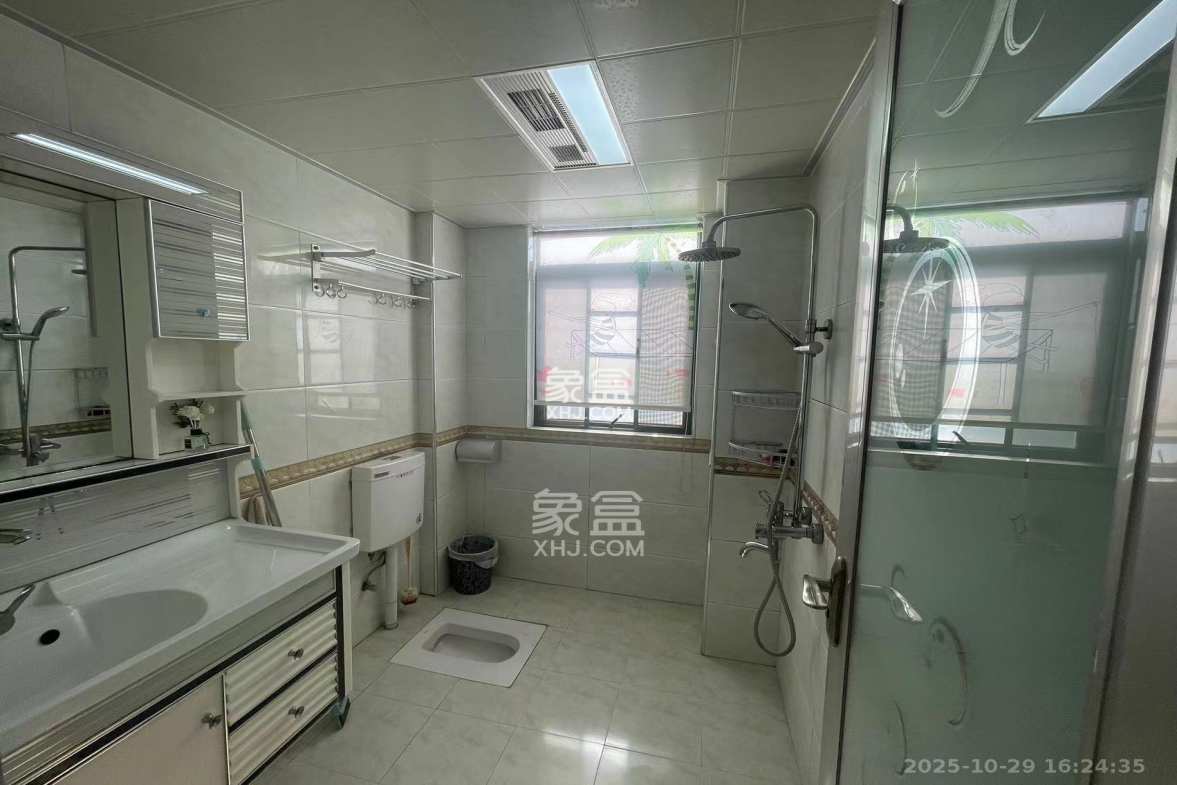 华美公寓(新猎鹰公寓)  2室1厅1卫    2200.0元/月 华美公寓(新猎鹰公寓)  2室1厅1卫    2200.0元/月室内图