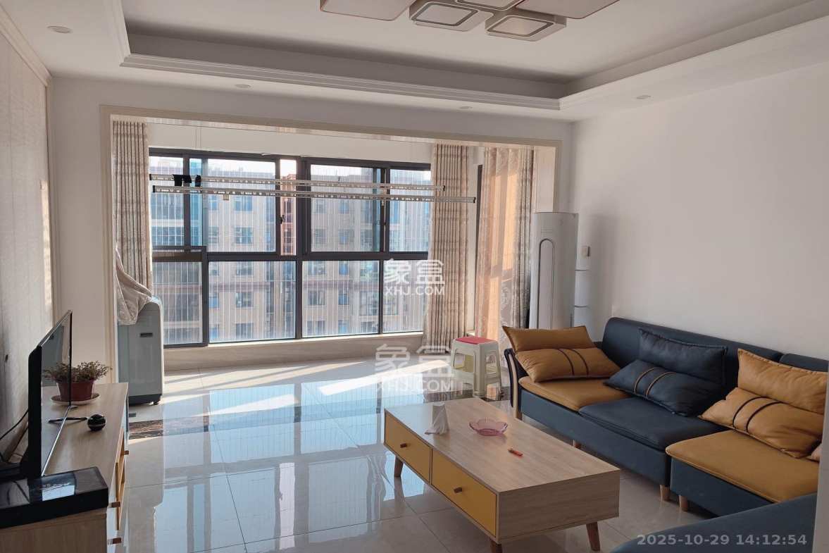 中南红领邦(红星嘉和苑) 1室2厅1卫 2200.0元/月 中南红领邦(红星嘉和苑) 1室2厅1卫 2200.0元/月室内图