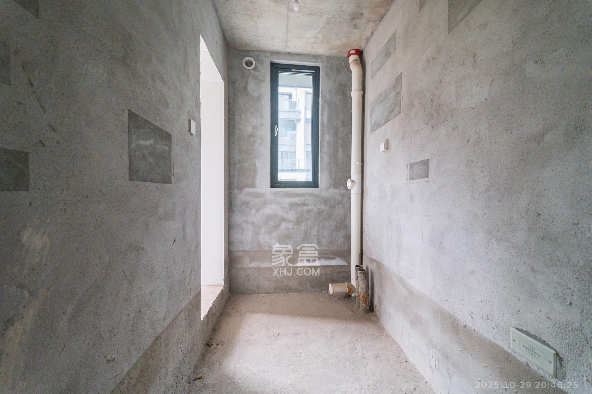 五矿万境松雅  5室2厅3卫    228.0万其他