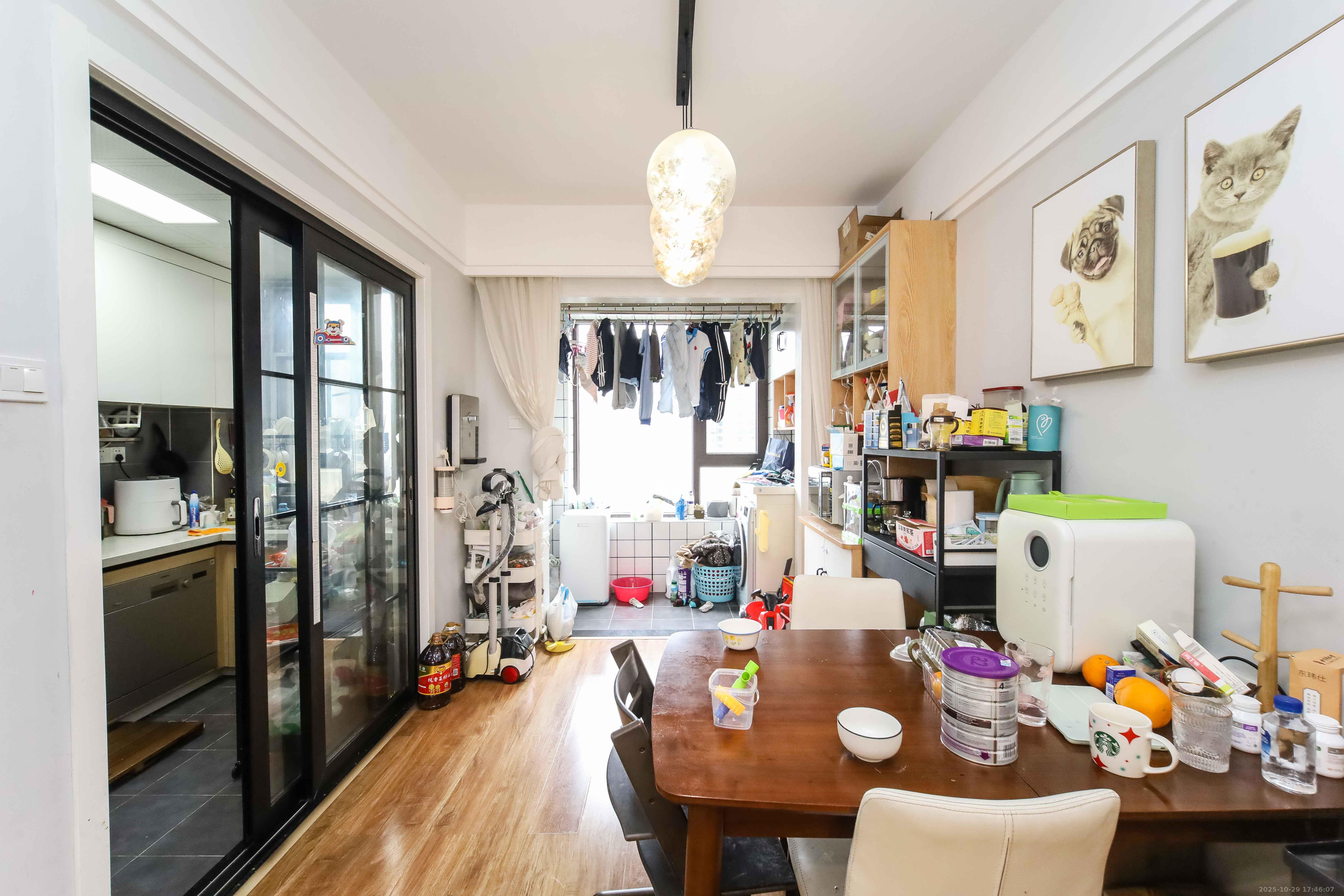 金地格林公馆  3室2厅1卫    145.0万客厅