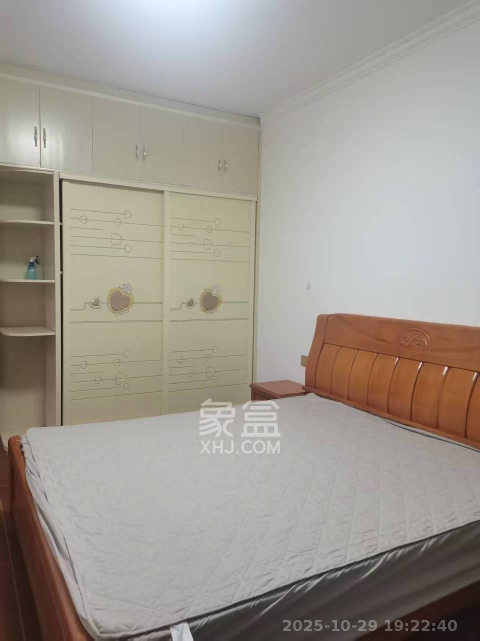 大学城安置小区  2室2厅1卫    1800.0元/月室内图