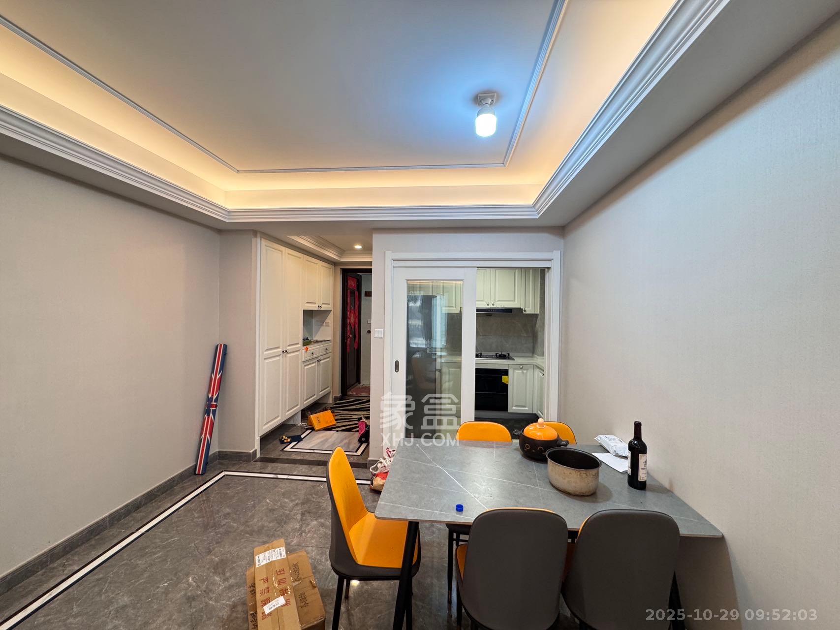 中海珑悦府  3室2厅2卫    3000.0元/月室内图