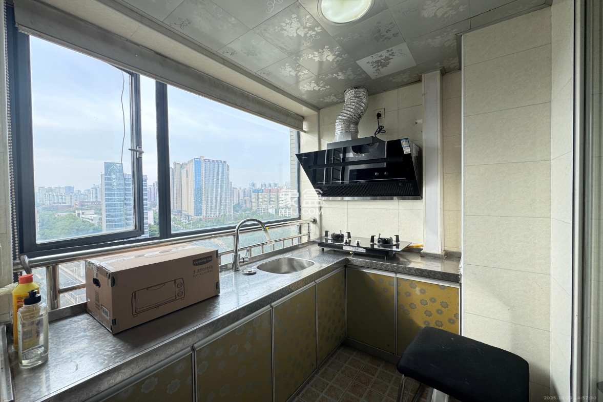 亚商国际 1室1厅1卫 1300.0元/月 亚商国际 1室1厅1卫 1300.0元/月室内图