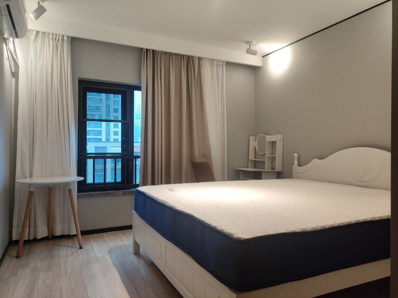 融创海口一号  2室1厅1卫    3800.0元/月室内图