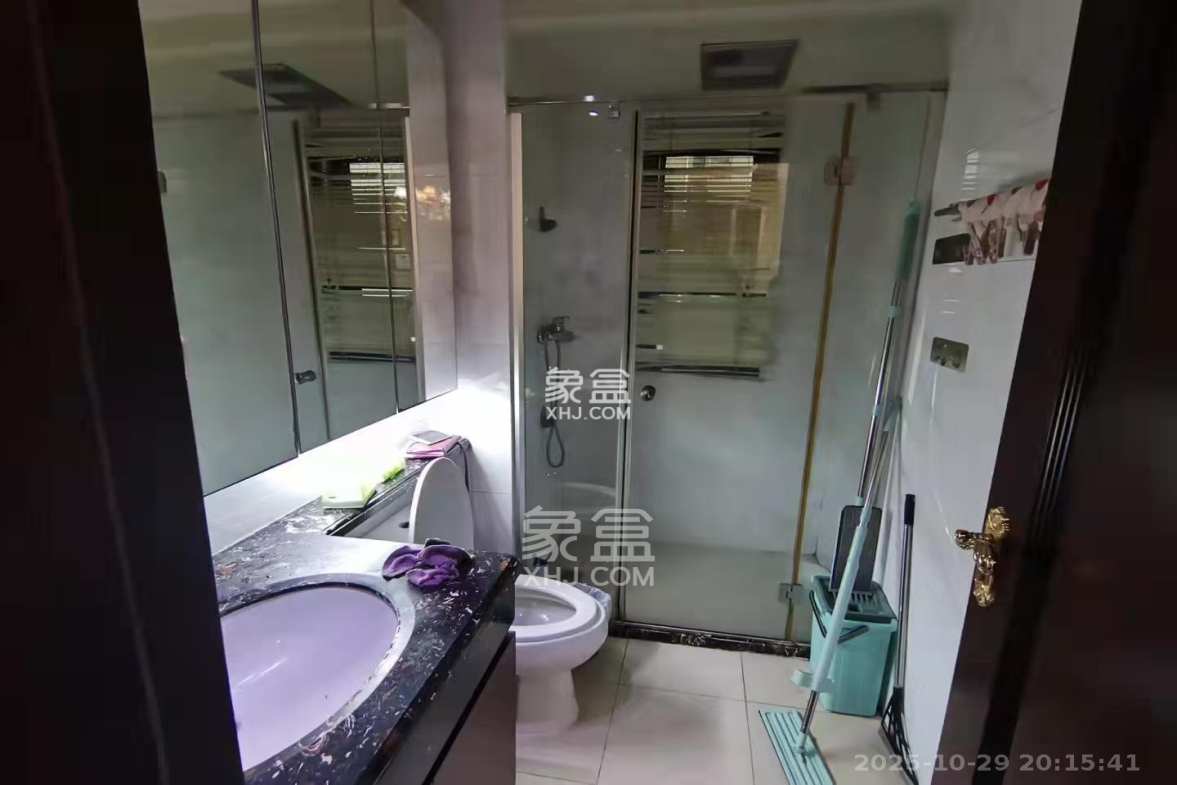 恒大雅苑 3室2厅2卫 2800.0元/月 恒大雅苑 3室2厅2卫 2800.0元/月室内图