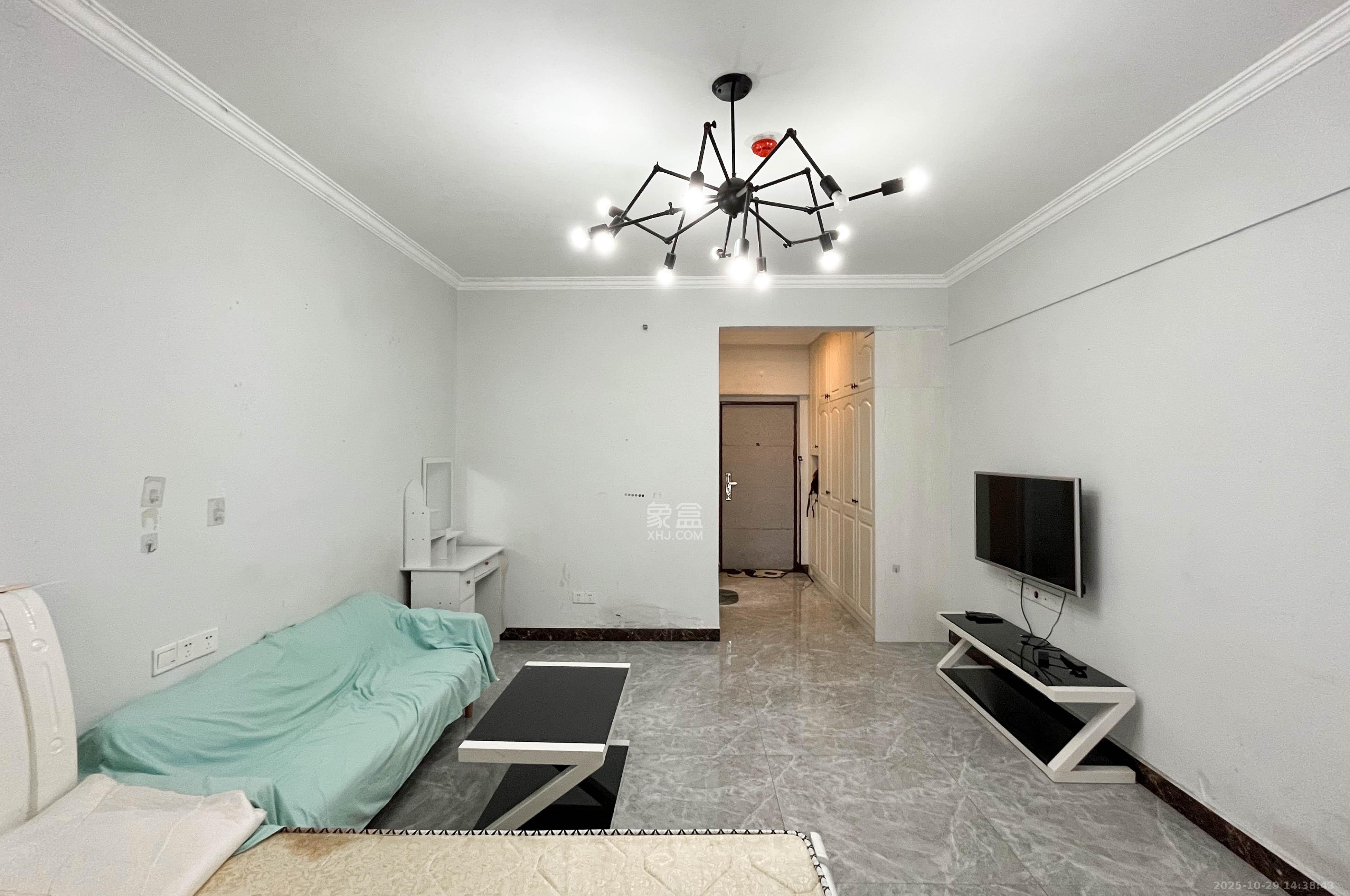 望兴景园二期(望兴西西里)  1室1厅1卫    33.0万 望兴景园二期(望兴西西里)  1室1厅1卫    33.0万客厅