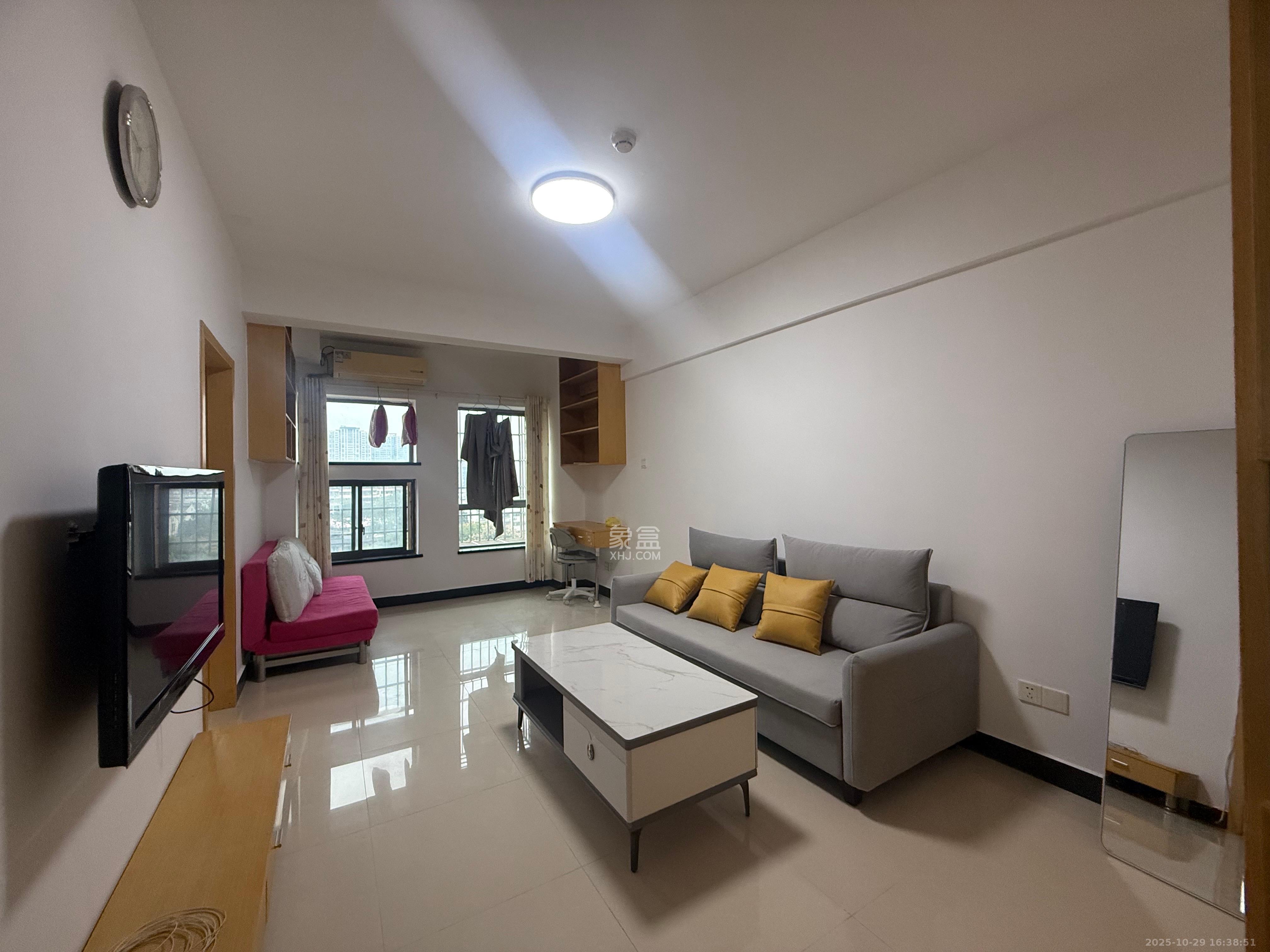 上海城小区  1室1厅1卫    1500.0元/月室内图