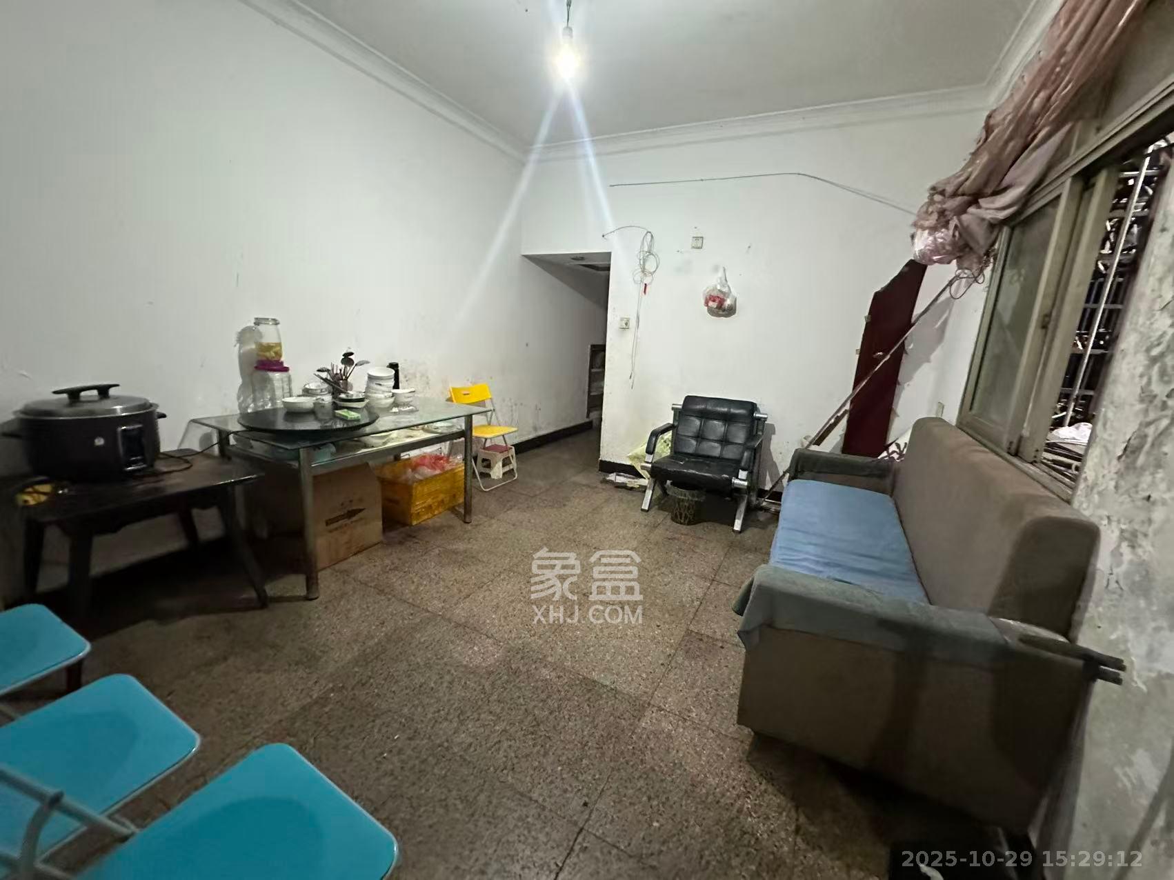 桂花二村  2室2厅2卫    1500.0元/月室内图