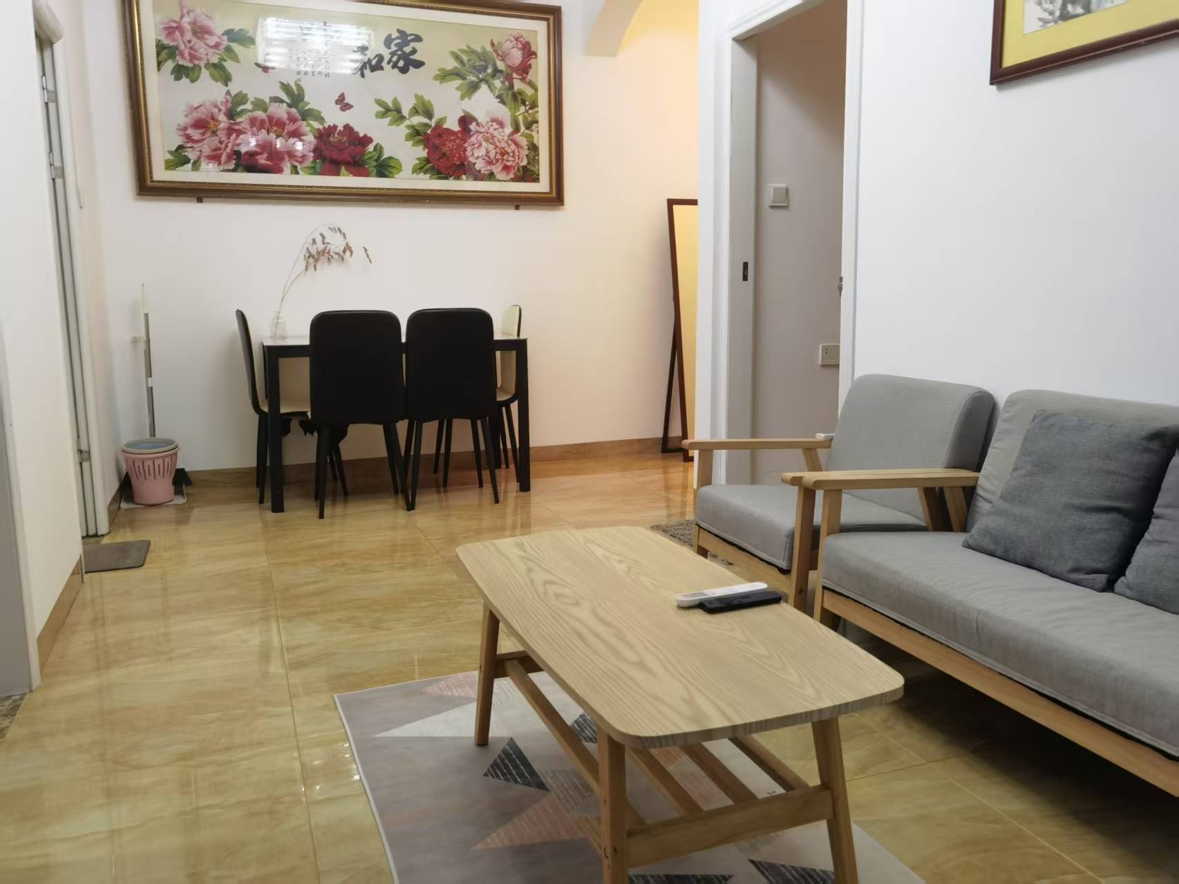 海外大厦  1室1厅1卫    1700.0元/月