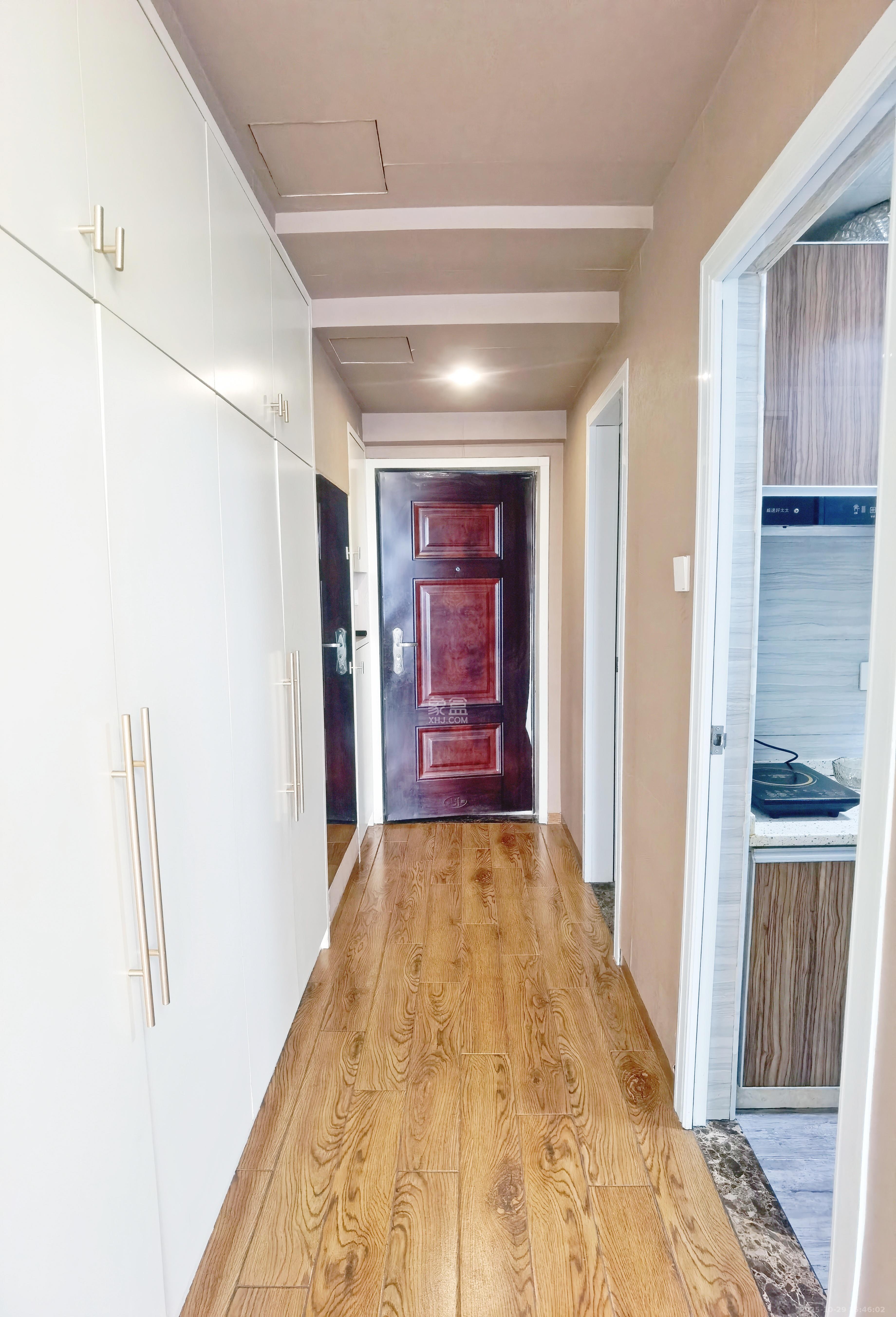 中交里城  1室1厅1卫    1950.0元/月室内图