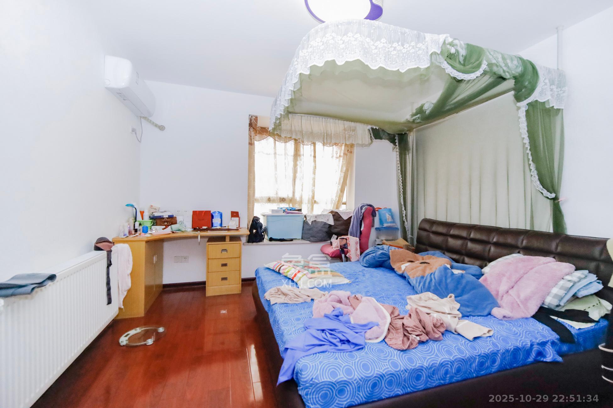 湘翰御舍  4室2厅1卫    102.0万卧室