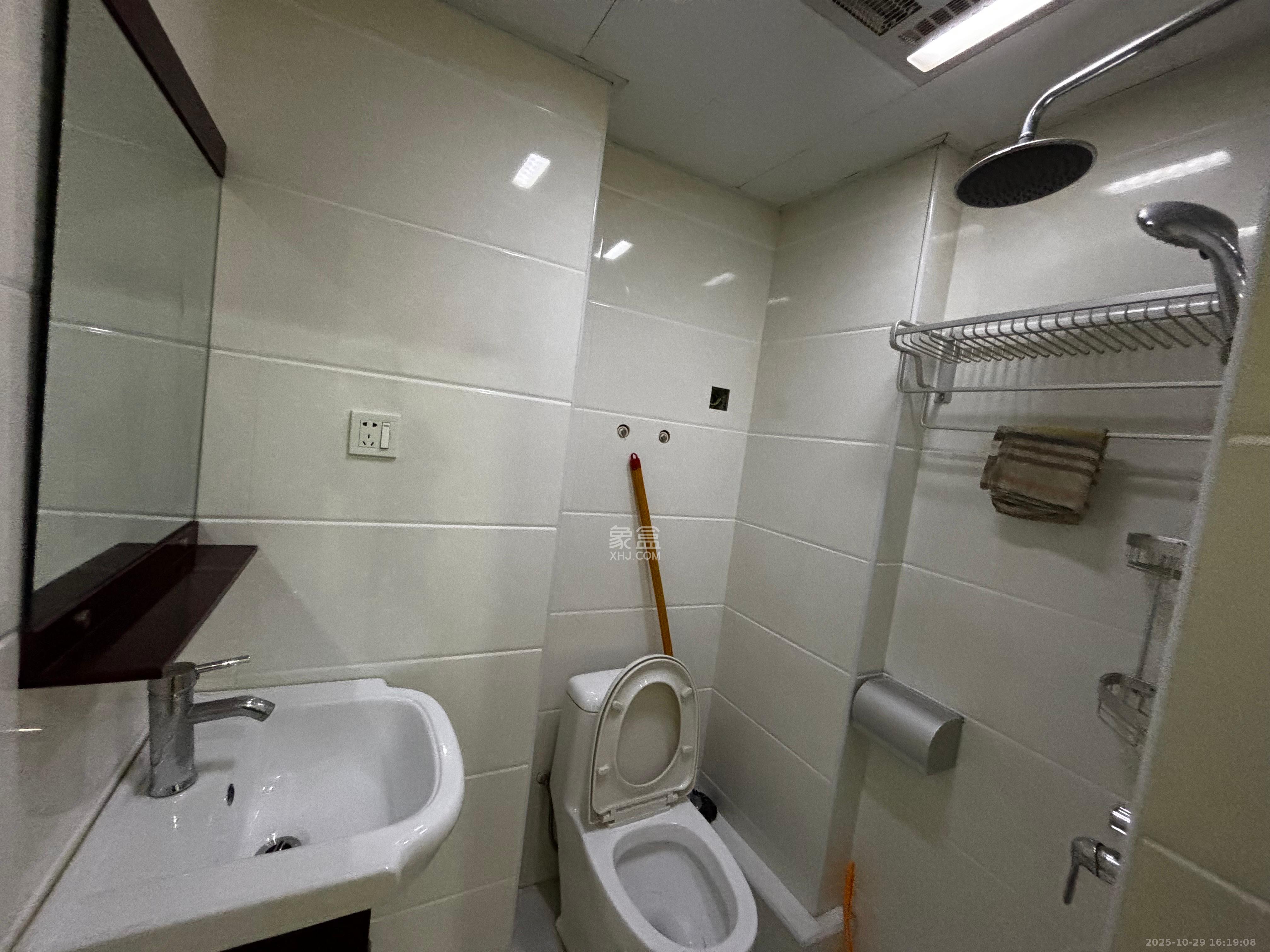 中建芙蓉工社 1室1厅1卫 1000.0元/月 中建芙蓉工社 1室1厅1卫 1000.0元/月室内图