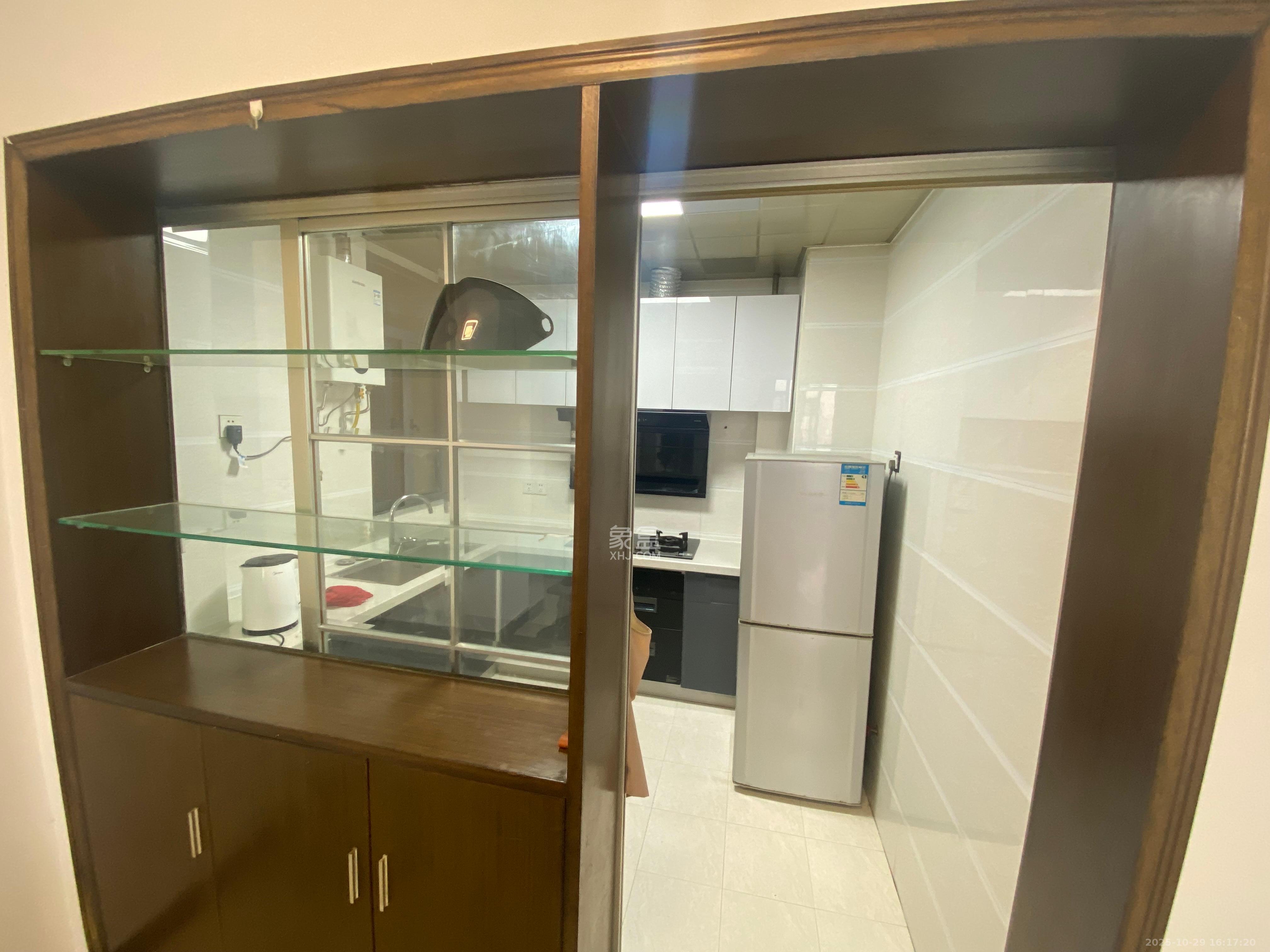 金领家族  3室1厅1卫    2280.0元/月 金领家族  3室1厅1卫    2280.0元/月室内图