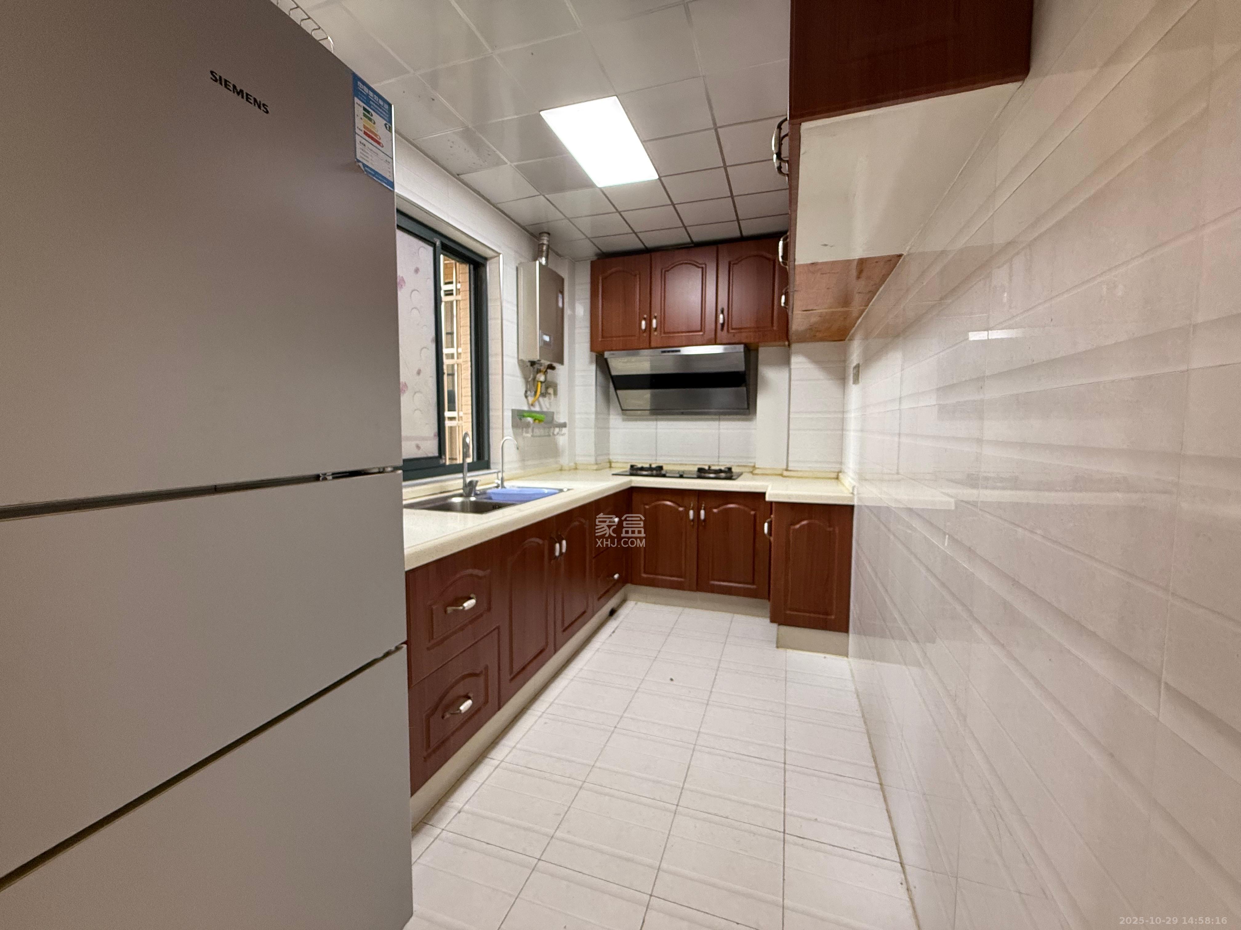 凯轩云顶  2室2厅1卫    2400.0元/月室内图