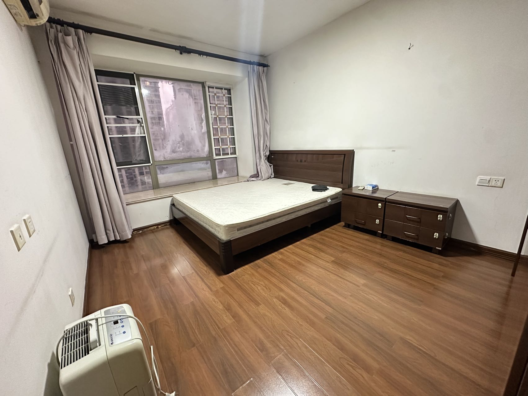 海岸壹号  1室0厅0卫    205.0万客厅