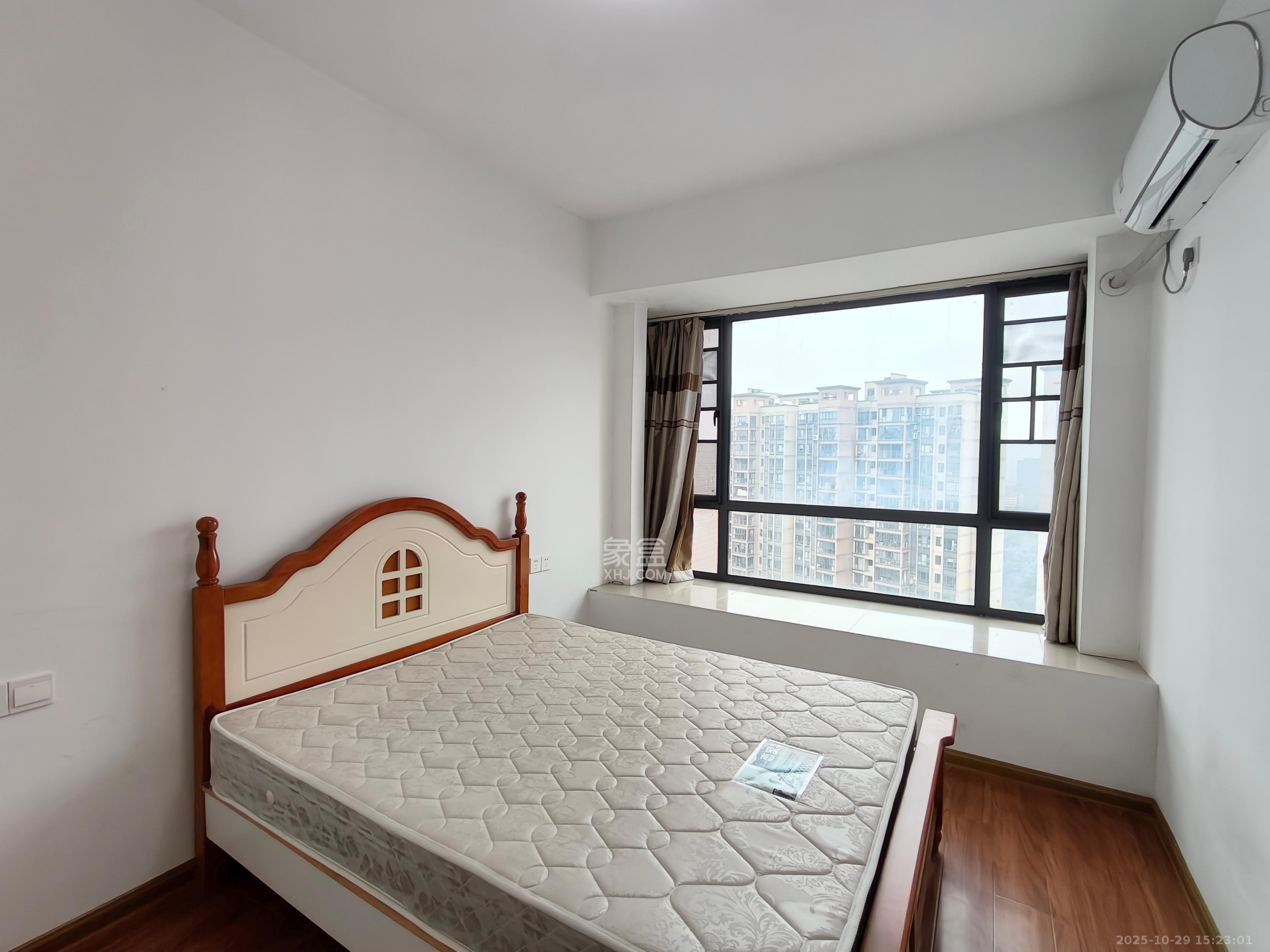 盛世耀凯 3室2厅2卫 2600.0元/月 盛世耀凯 3室2厅2卫 2600.0元/月室内图