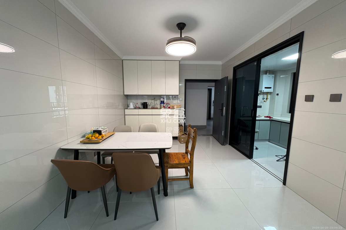 旭日嘉苑  2室2厅1卫    2300.0元/月 旭日嘉苑  2室2厅1卫    2300.0元/月室内图1