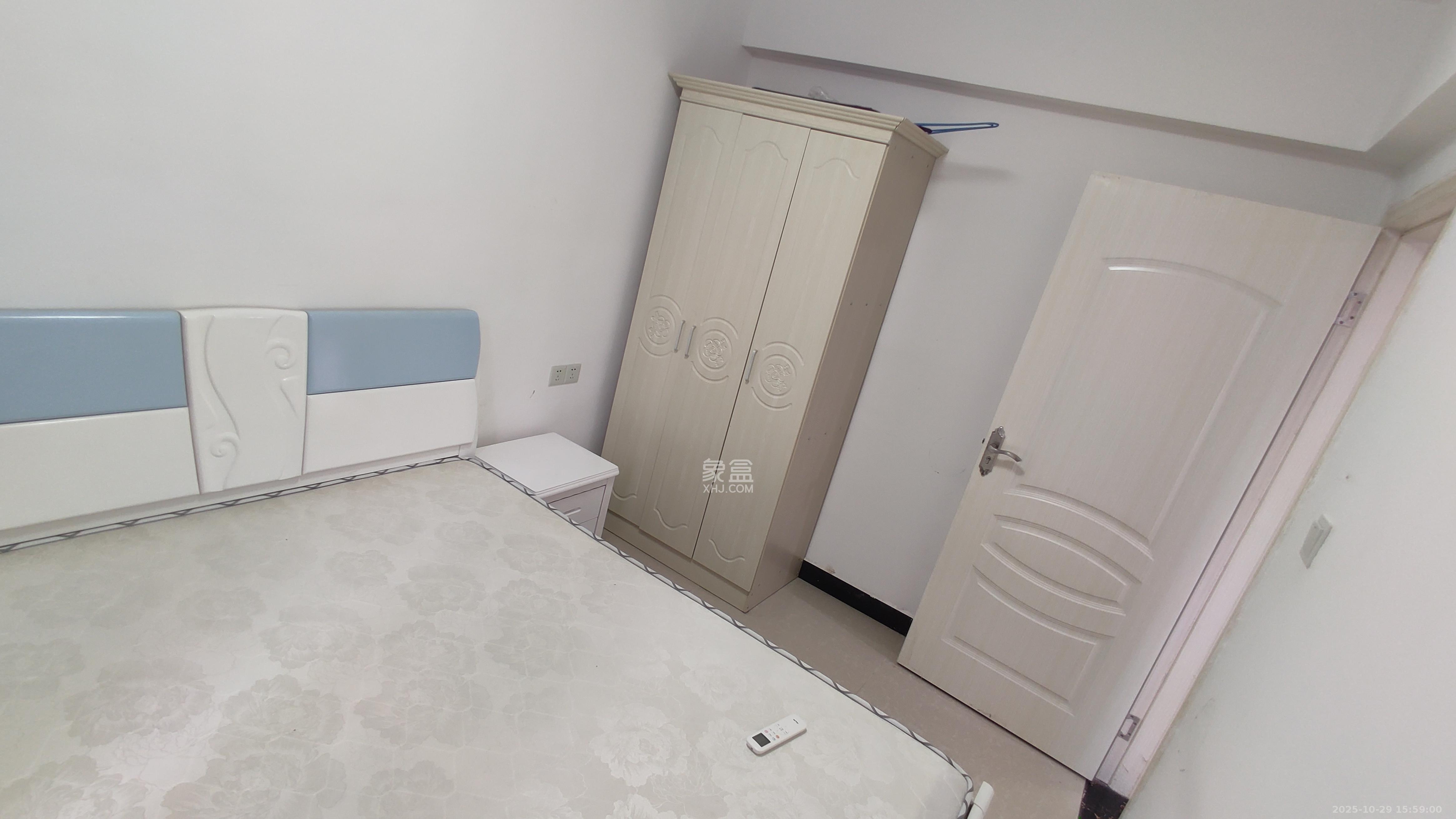 丽发新城  2室2厅1卫    1650.0元/月室内图