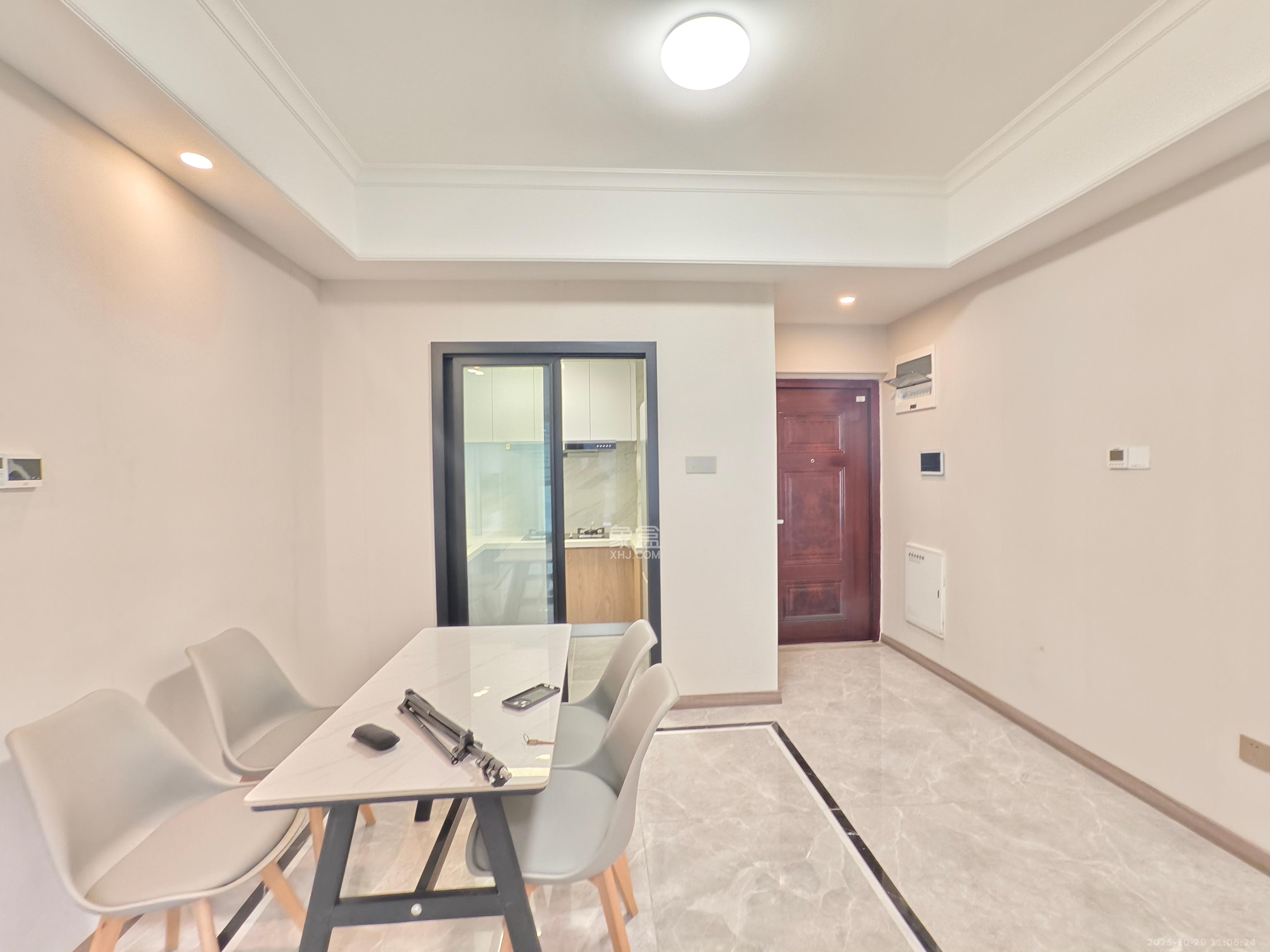 梦想新天地  3室2厅2卫    3000.0元/月室内图