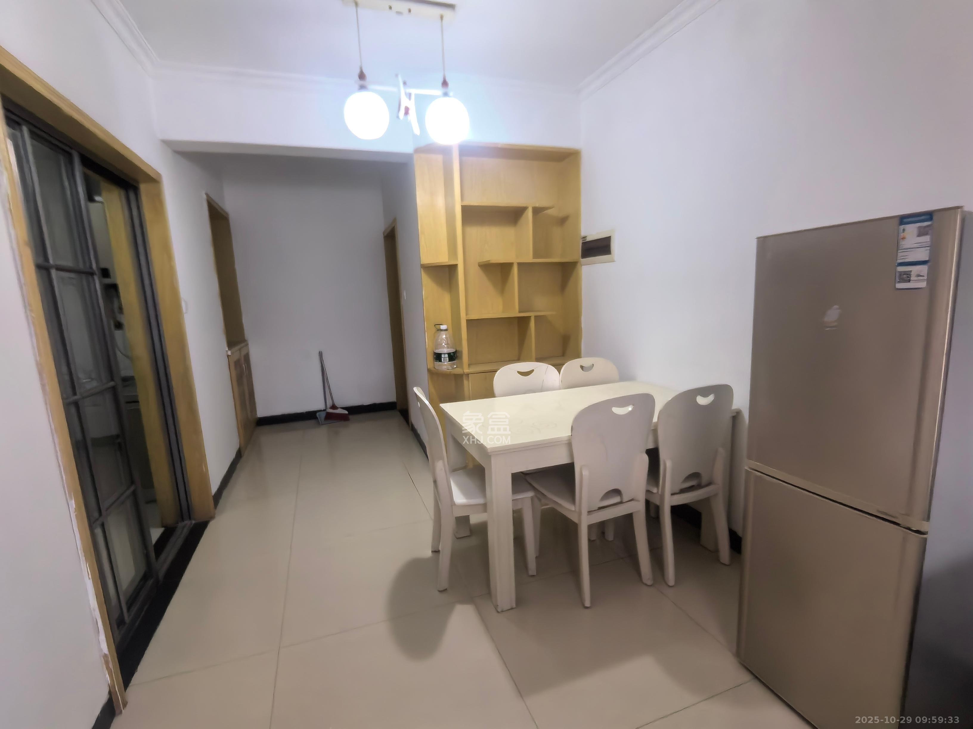 南郡雅园  2室2厅1卫    1300.0元/月室内图