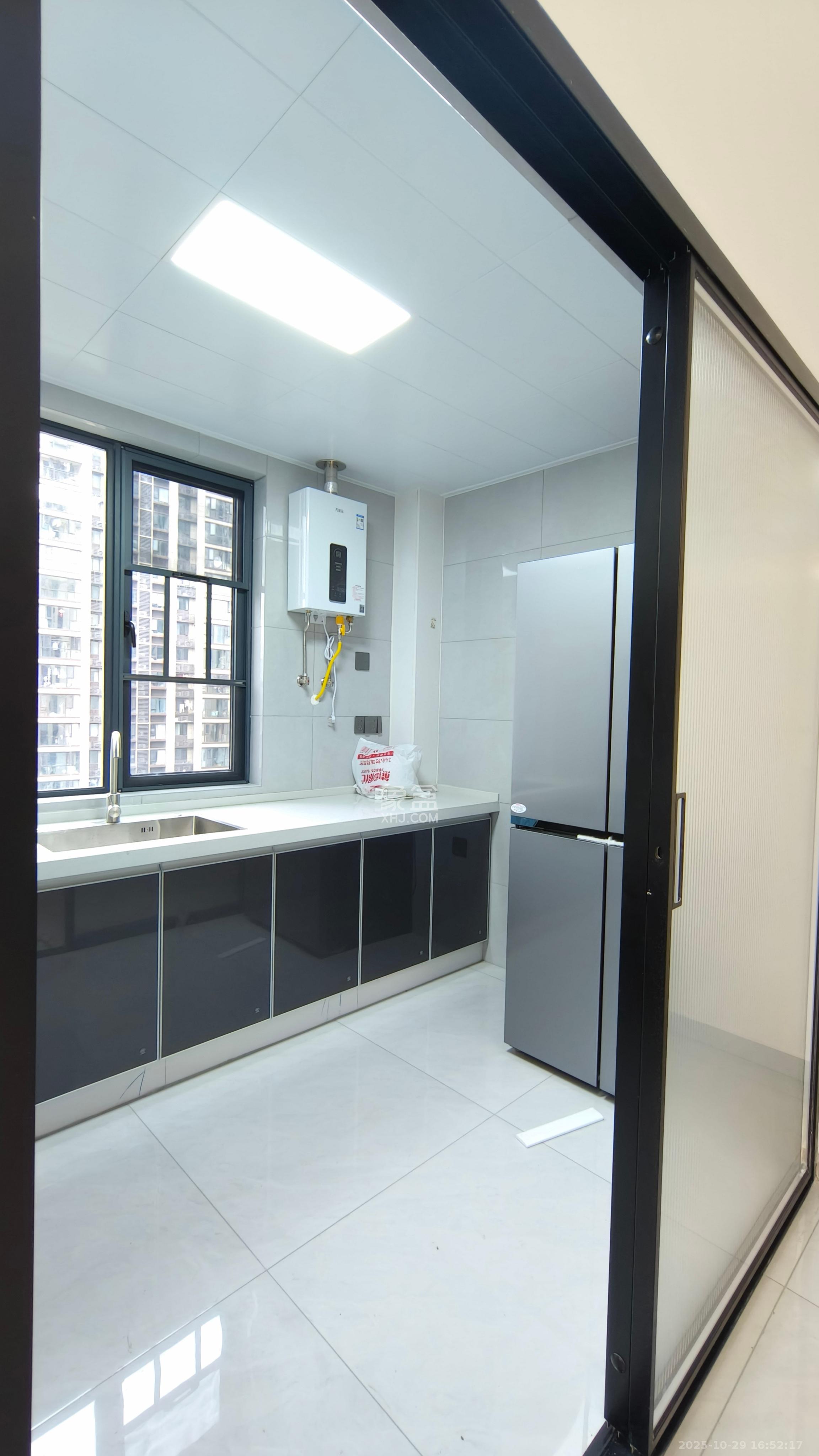 丰禧园  3室2厅2卫    3500.0元/月 丰禧园  3室2厅2卫    3500.0元/月室内图