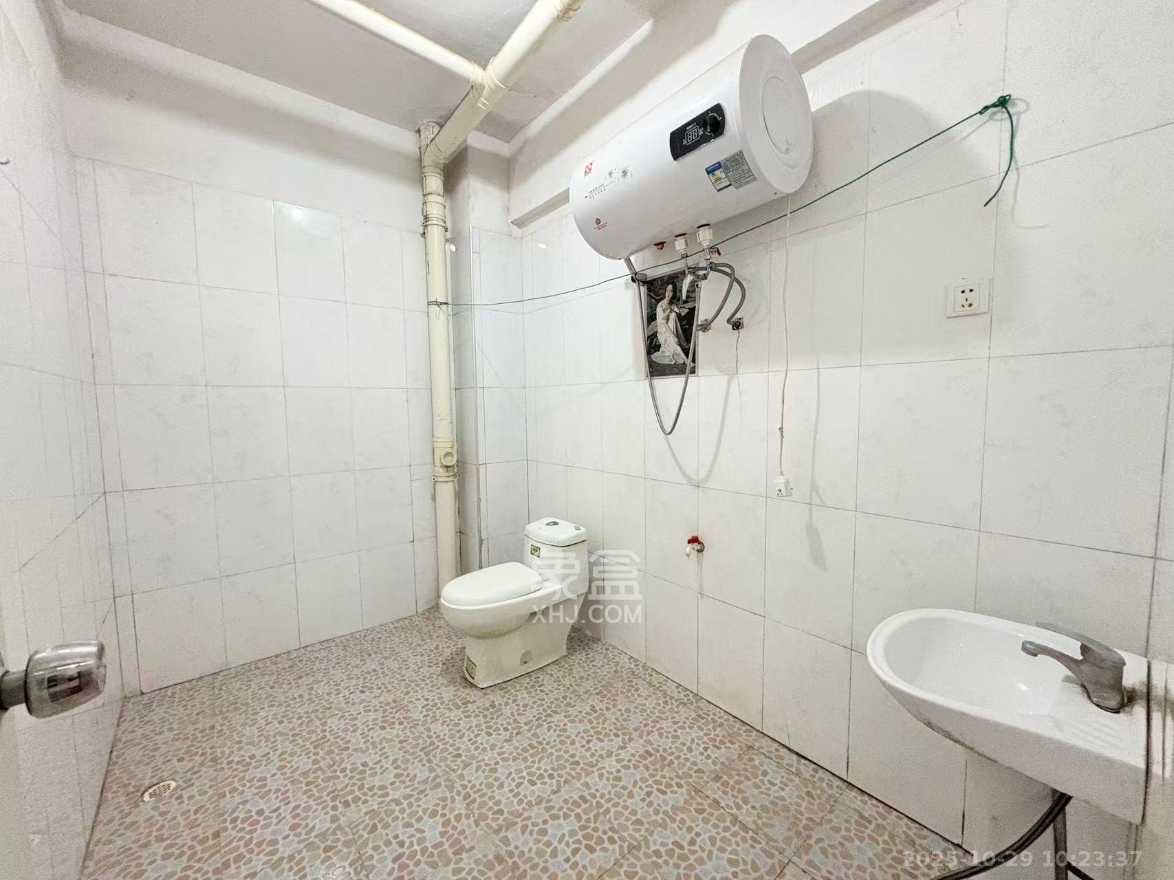 星沙国际物流园/泉星社区  3室2厅2卫    1200.0元/月室内图