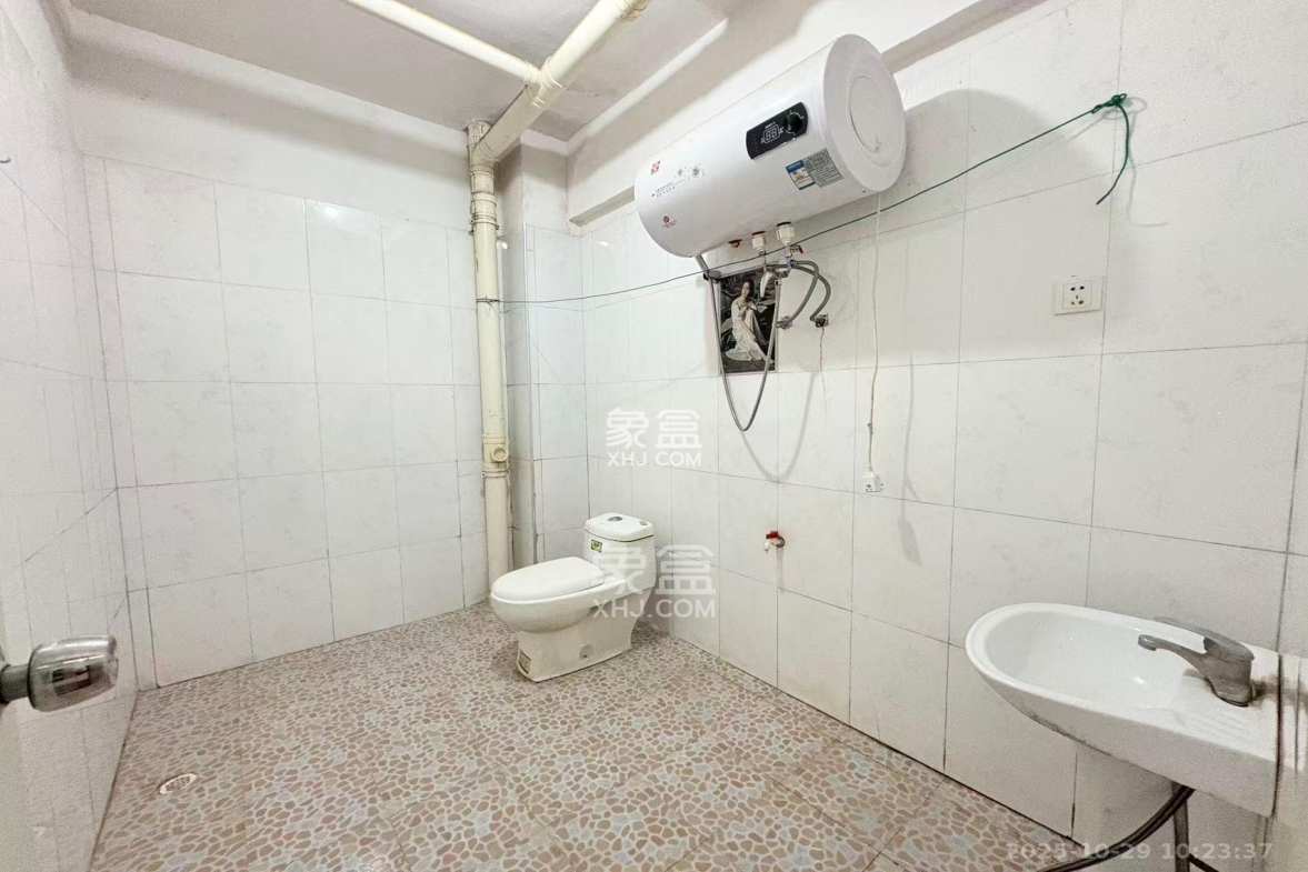 星沙国际物流园/泉星社区  3室2厅2卫    1200.0元/月 星沙国际物流园/泉星社区  3室2厅2卫    1200.0元/月室内图