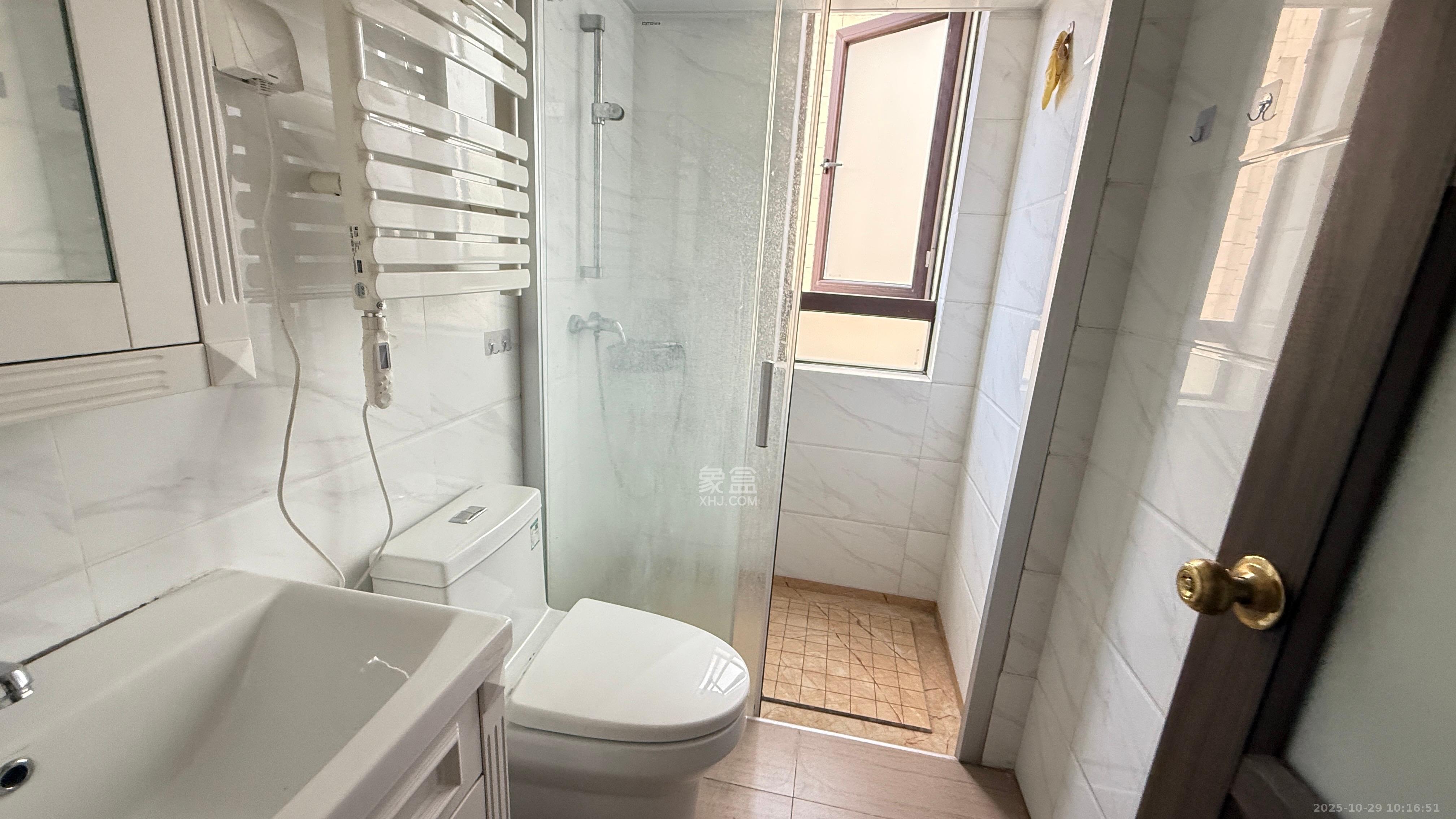 碧桂园大学印象一期  4室2厅1卫    2200.0元/月室内图