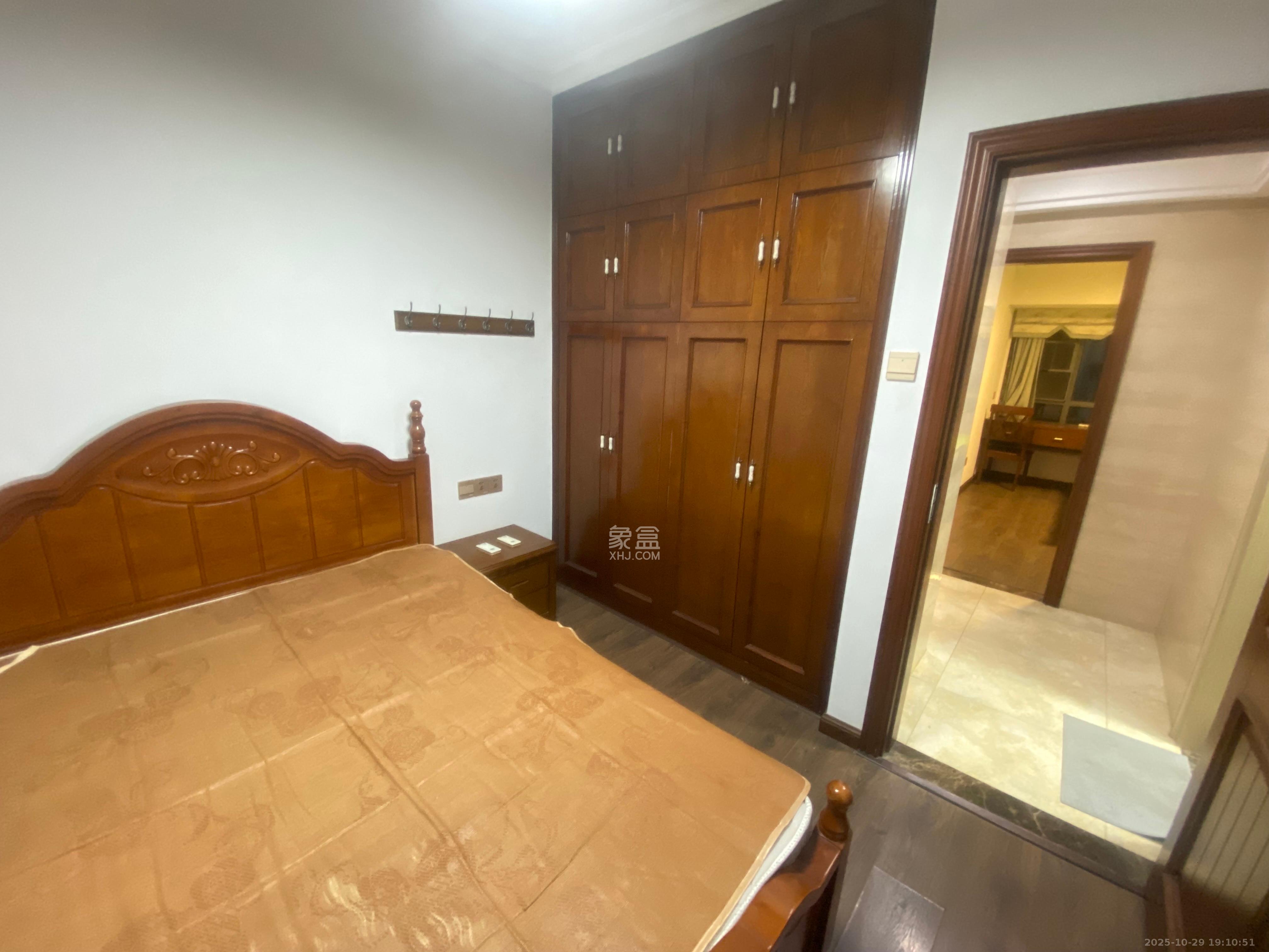 钱隆世家  2室2厅1卫    2000.0元/月室内图