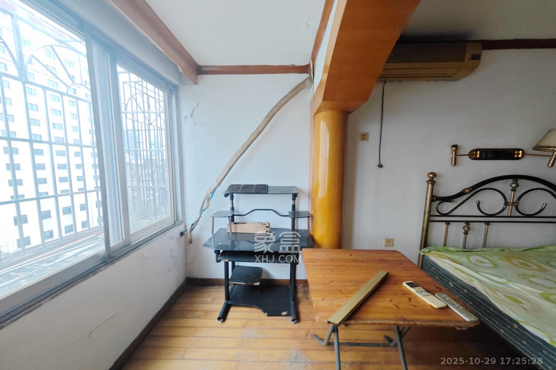 四达花苑 2室1厅1卫 39.8万 四达花苑 2室1厅1卫 39.8万阳台