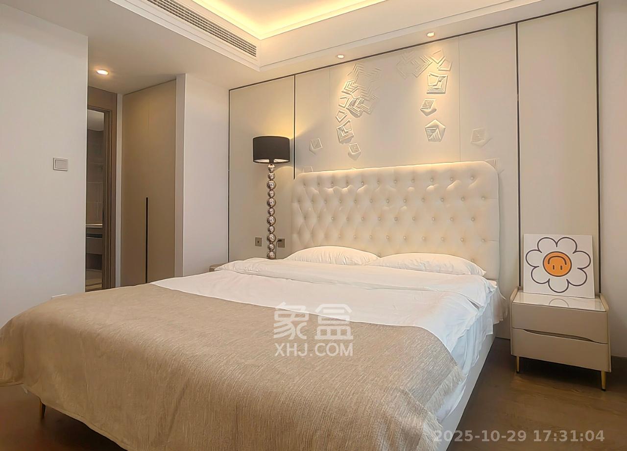 东原麓印长江A区  4室2厅2卫    4500.0元/月室内图