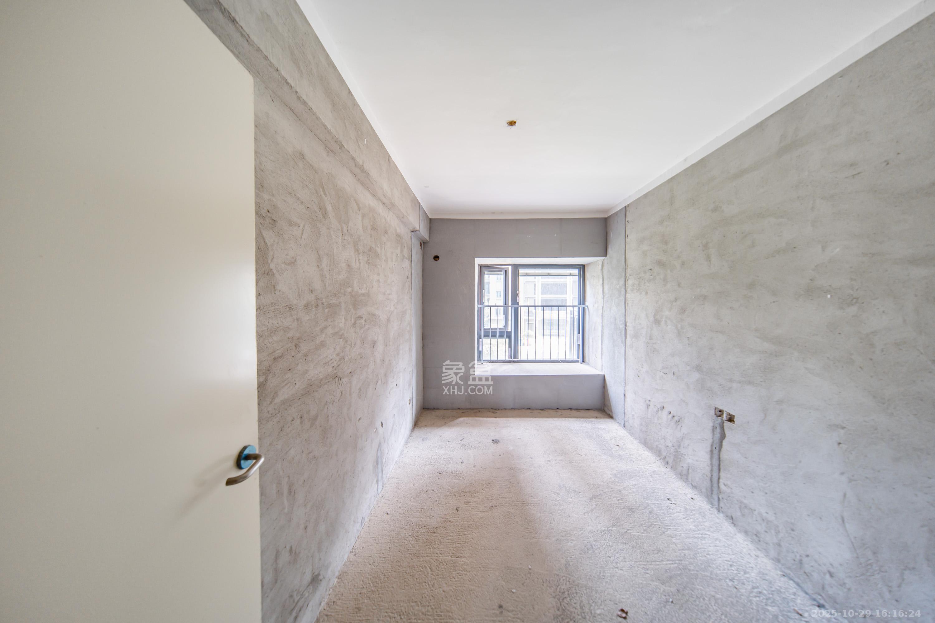 梦想滨江左岸 4室2厅2卫 65.0万 梦想滨江左岸 4室2厅2卫 65.0万卧室