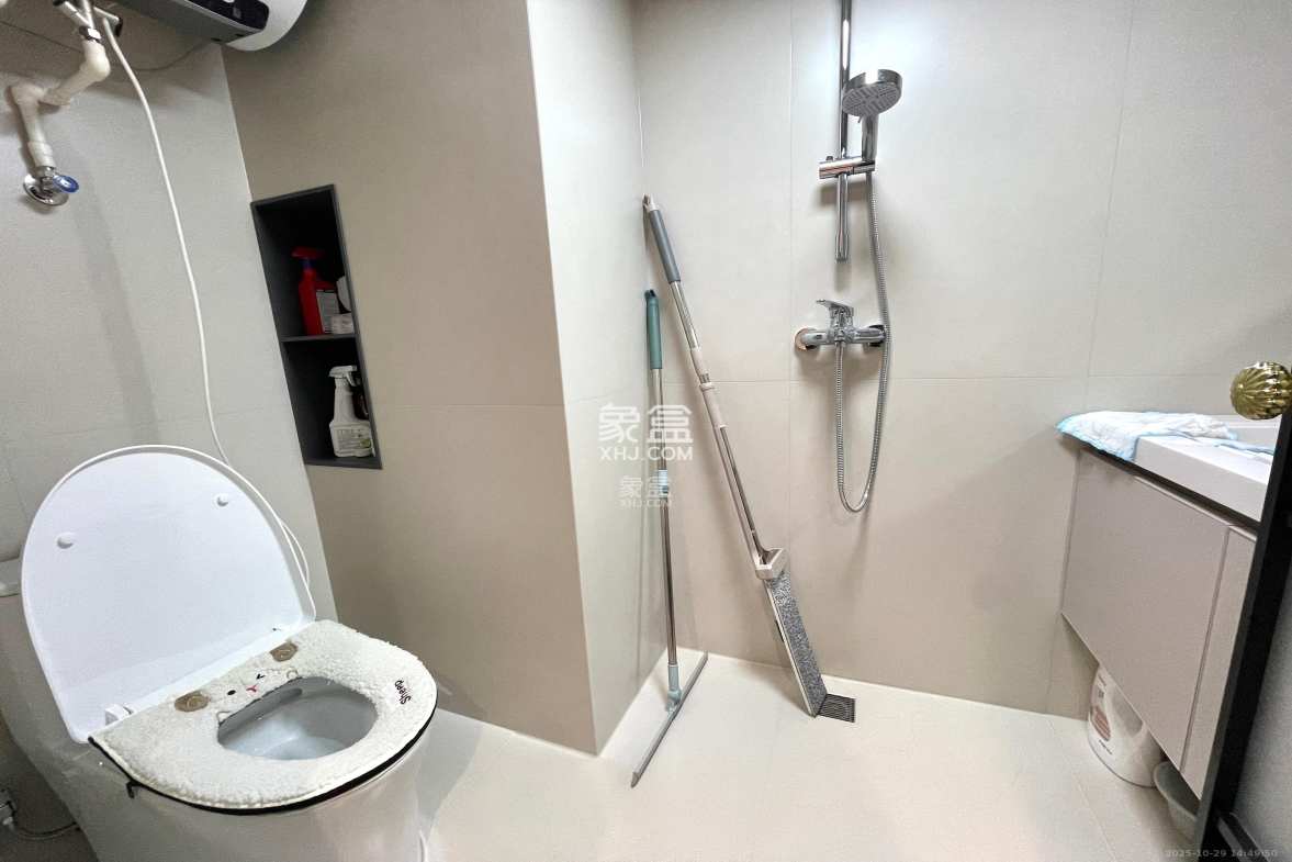 力高凤凰新天 2室1厅1卫 3000.0元/月 力高凤凰新天 2室1厅1卫 3000.0元/月室内图