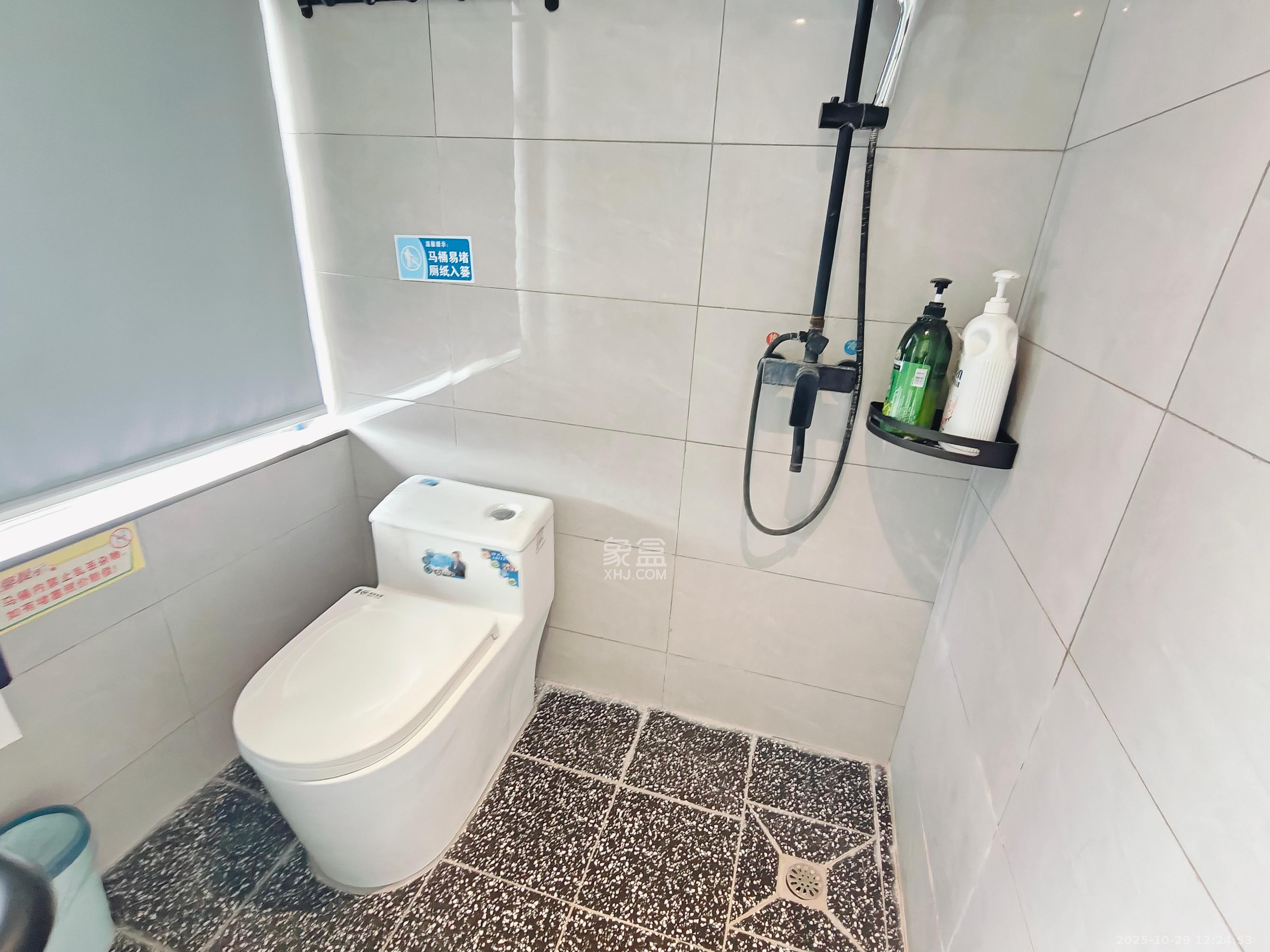 王府井公寓（福源公寓）  5室2厅1卫    4600.0元/月室内图