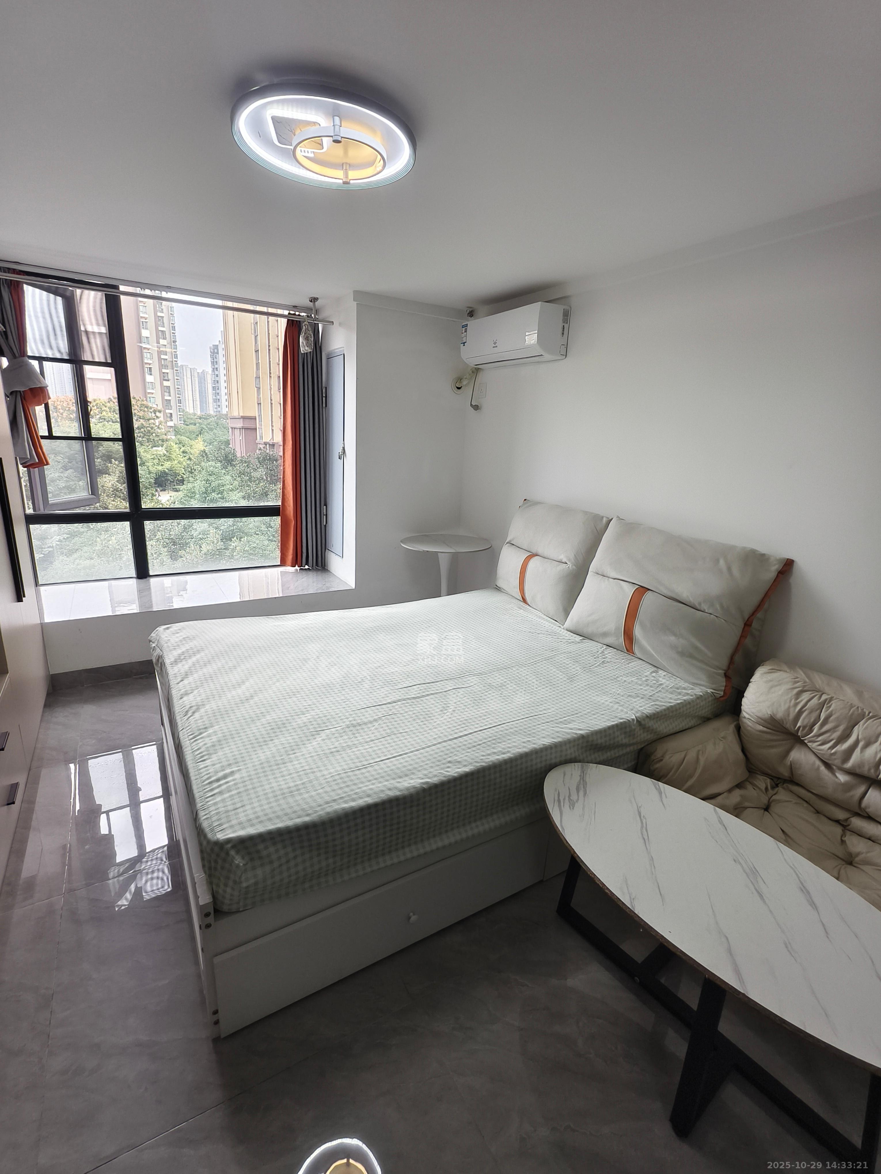 碧桂园城市之光  1室1厅1卫    1400.0元/月 碧桂园城市之光  1室1厅1卫    1400.0元/月室内图