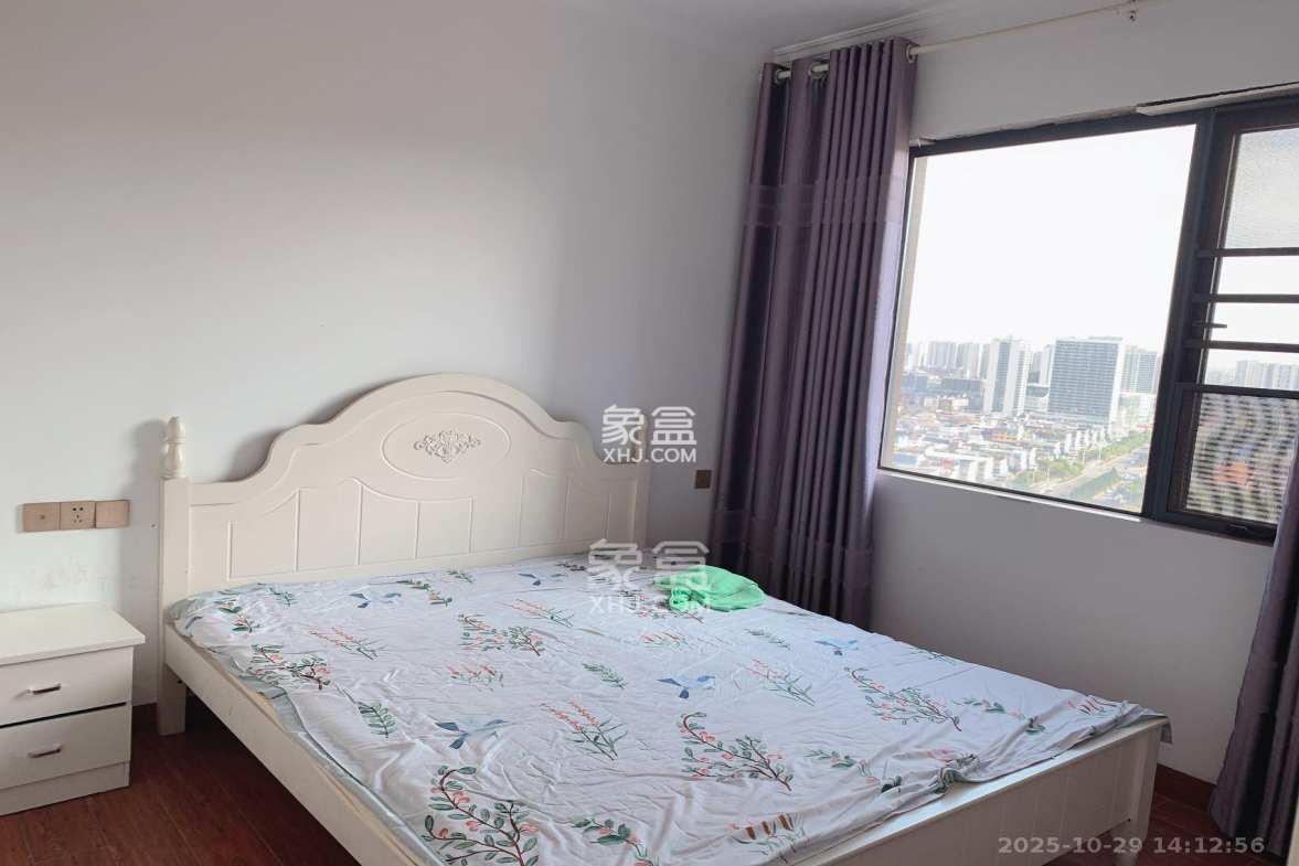 中南红领邦(红星嘉和苑) 1室2厅1卫 2200.0元/月 中南红领邦(红星嘉和苑) 1室2厅1卫 2200.0元/月室内图