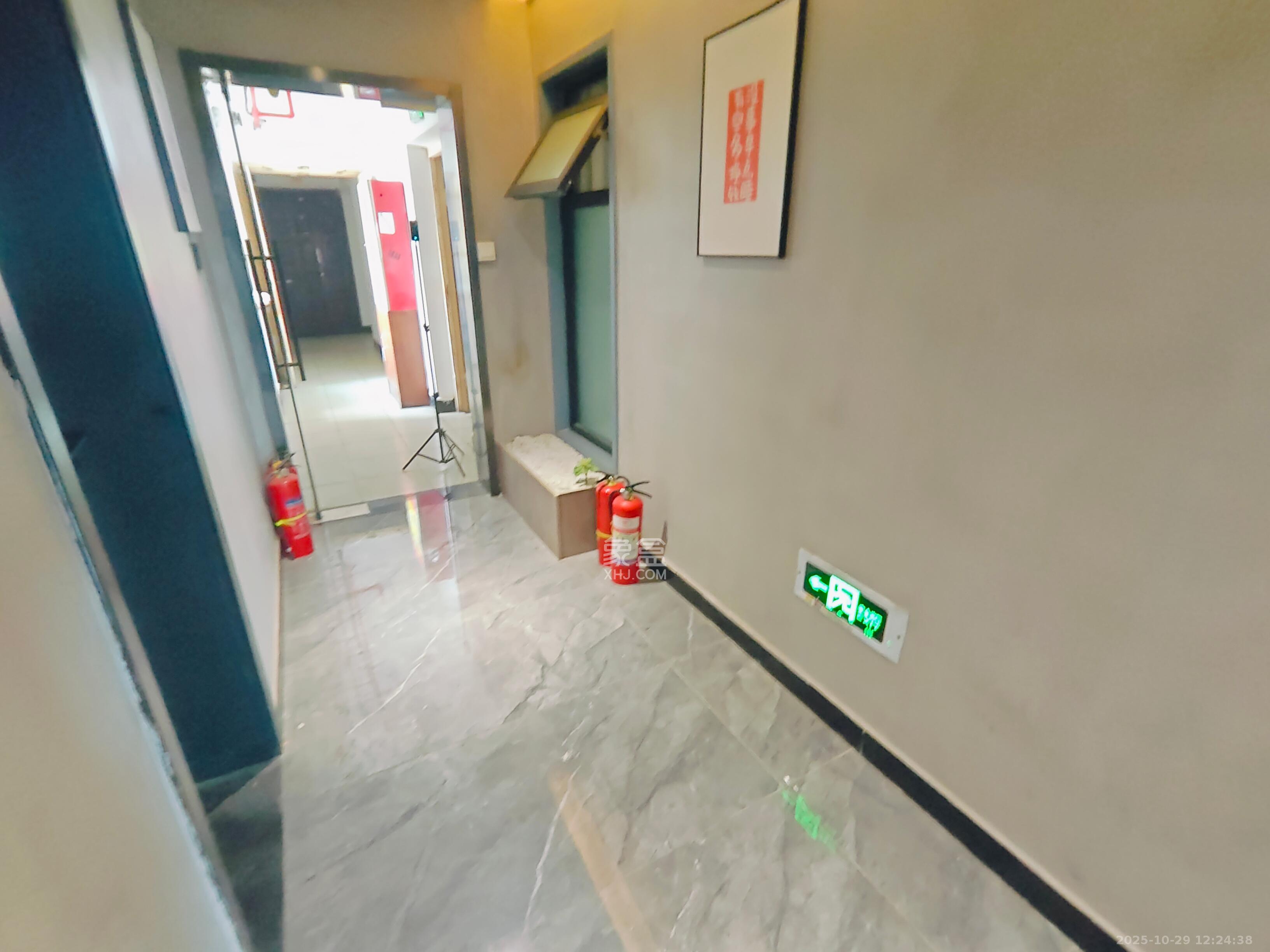 王府井公寓（福源公寓）  5室2厅1卫    4600.0元/月