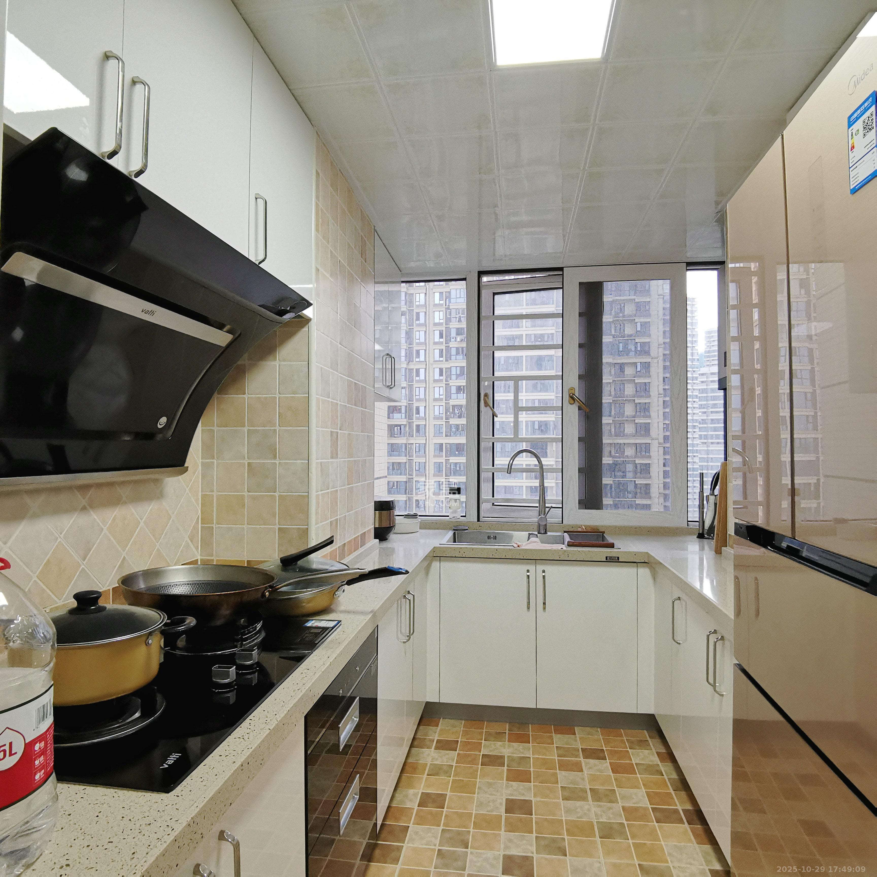 保利西海岸B区  3室2厅1卫    3500.0元/月室内图