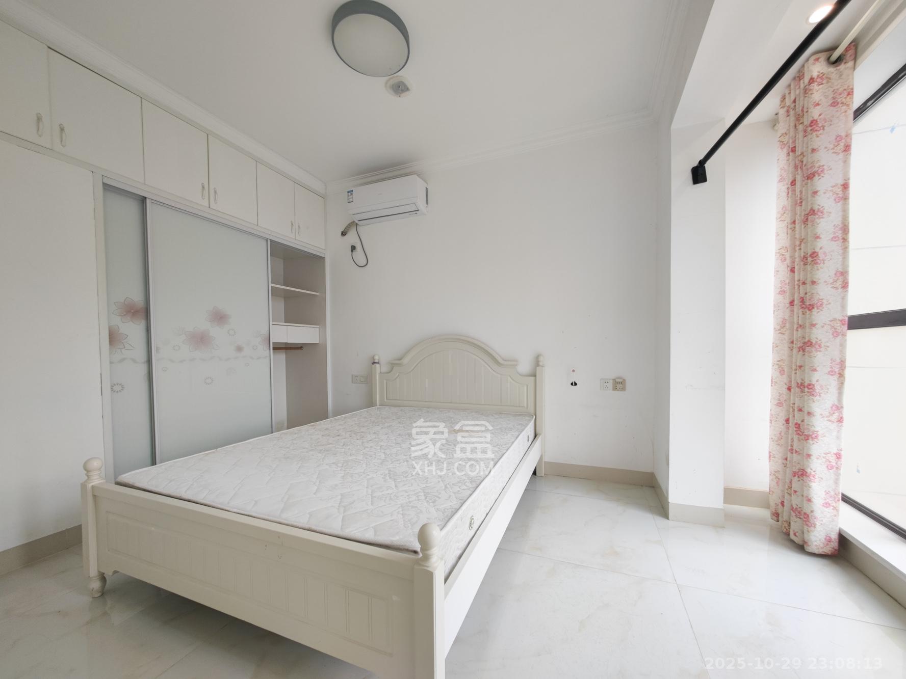 绿地新都会  3室2厅2卫    69.0万 绿地新都会  3室2厅2卫    69.0万卧室