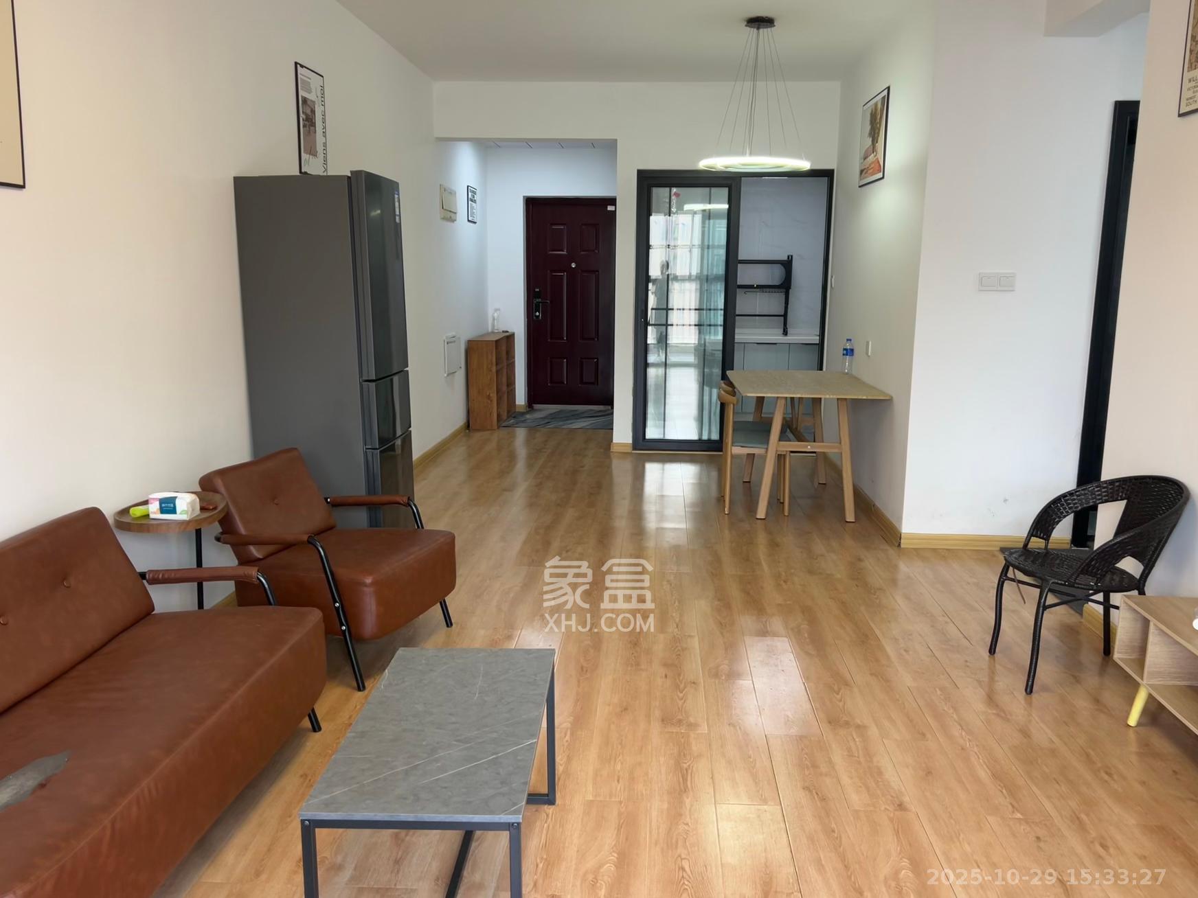 保利大都汇一期、二期  4室2厅2卫    3300.0元/月室内图