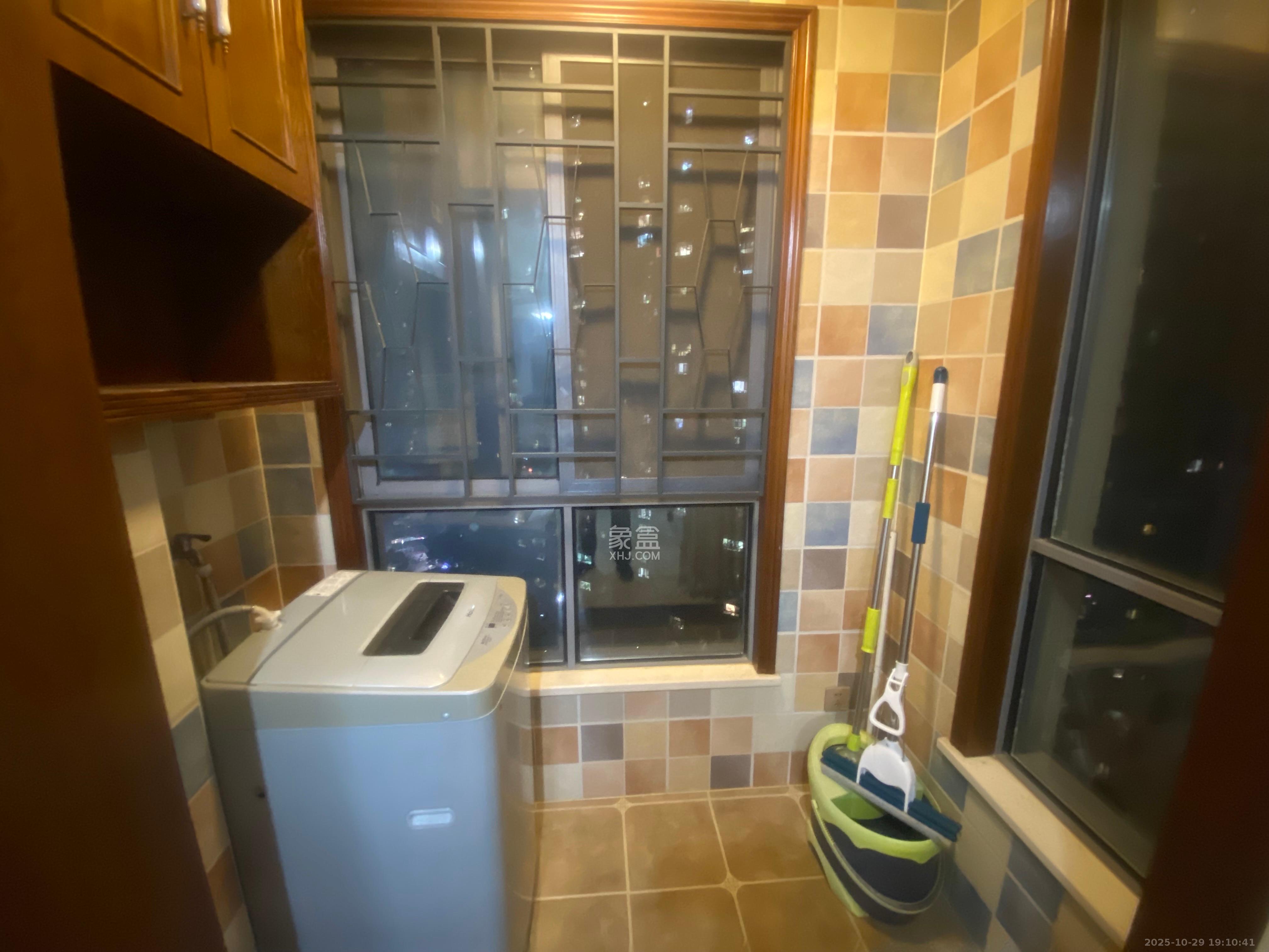 钱隆世家  2室2厅1卫    2000.0元/月室内图