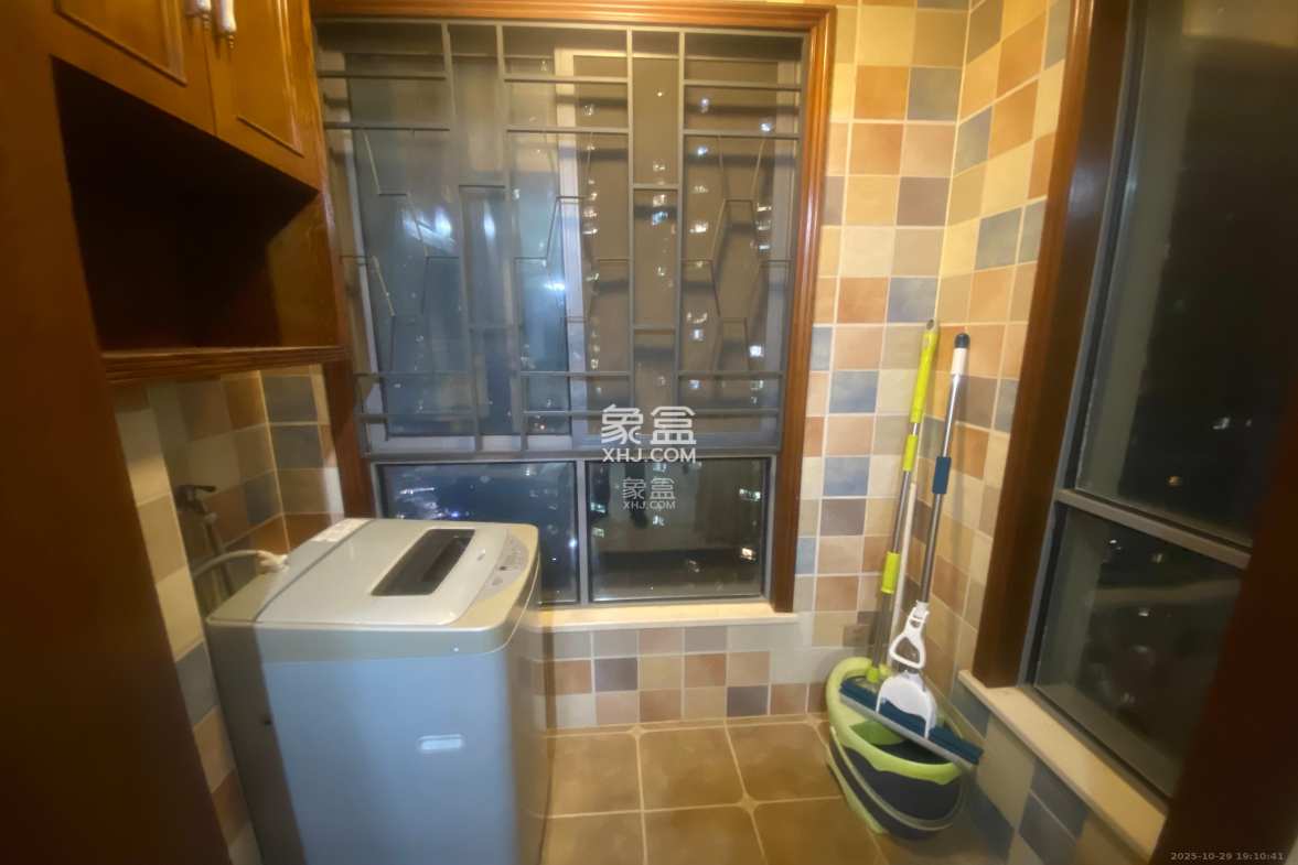 钱隆世家  2室2厅1卫    2000.0元/月 钱隆世家  2室2厅1卫    2000.0元/月室内图