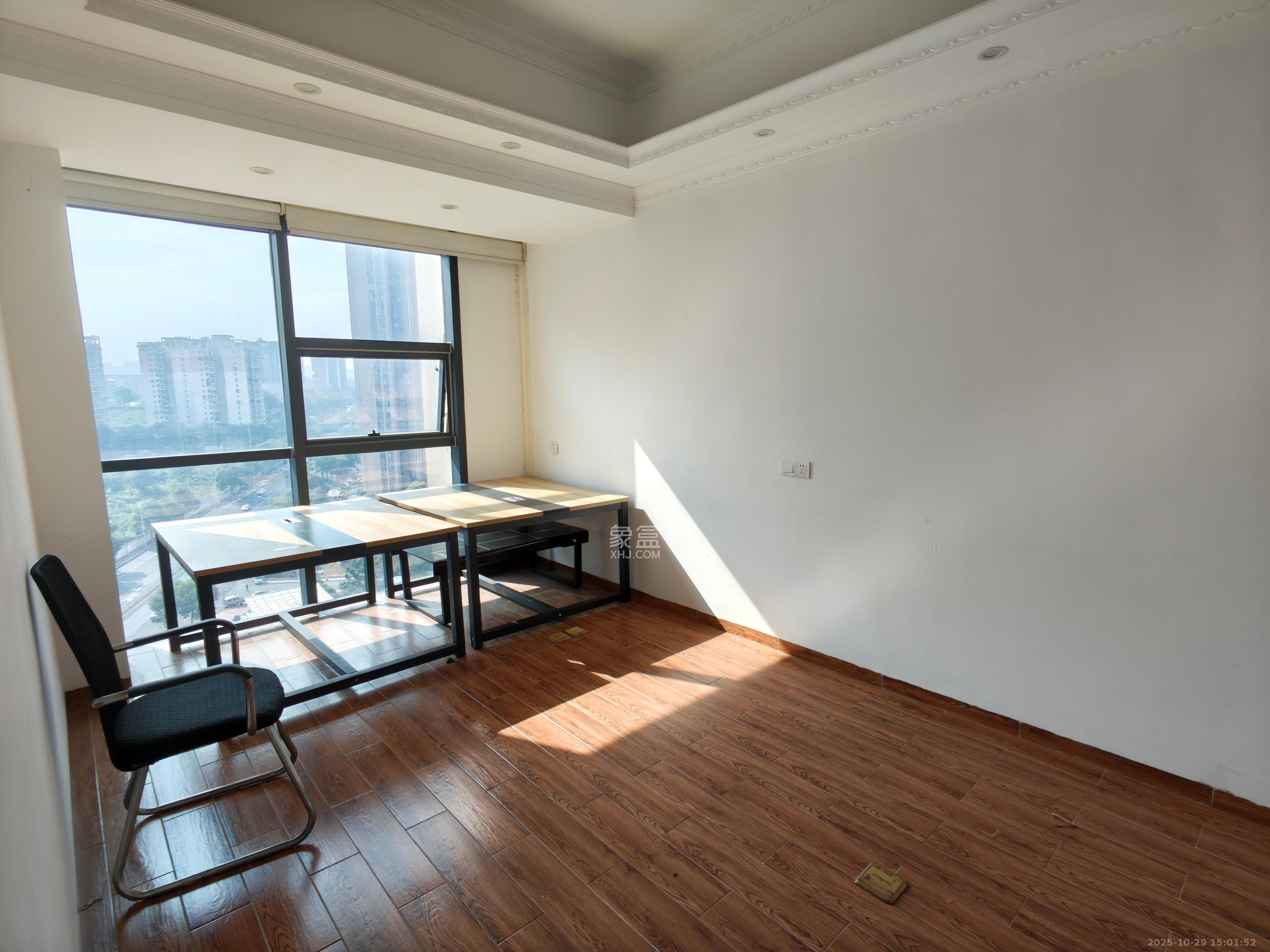 万坤图财富广场 1室2厅1卫 3200.0元/月 万坤图财富广场 1室2厅1卫 3200.0元/月室内图