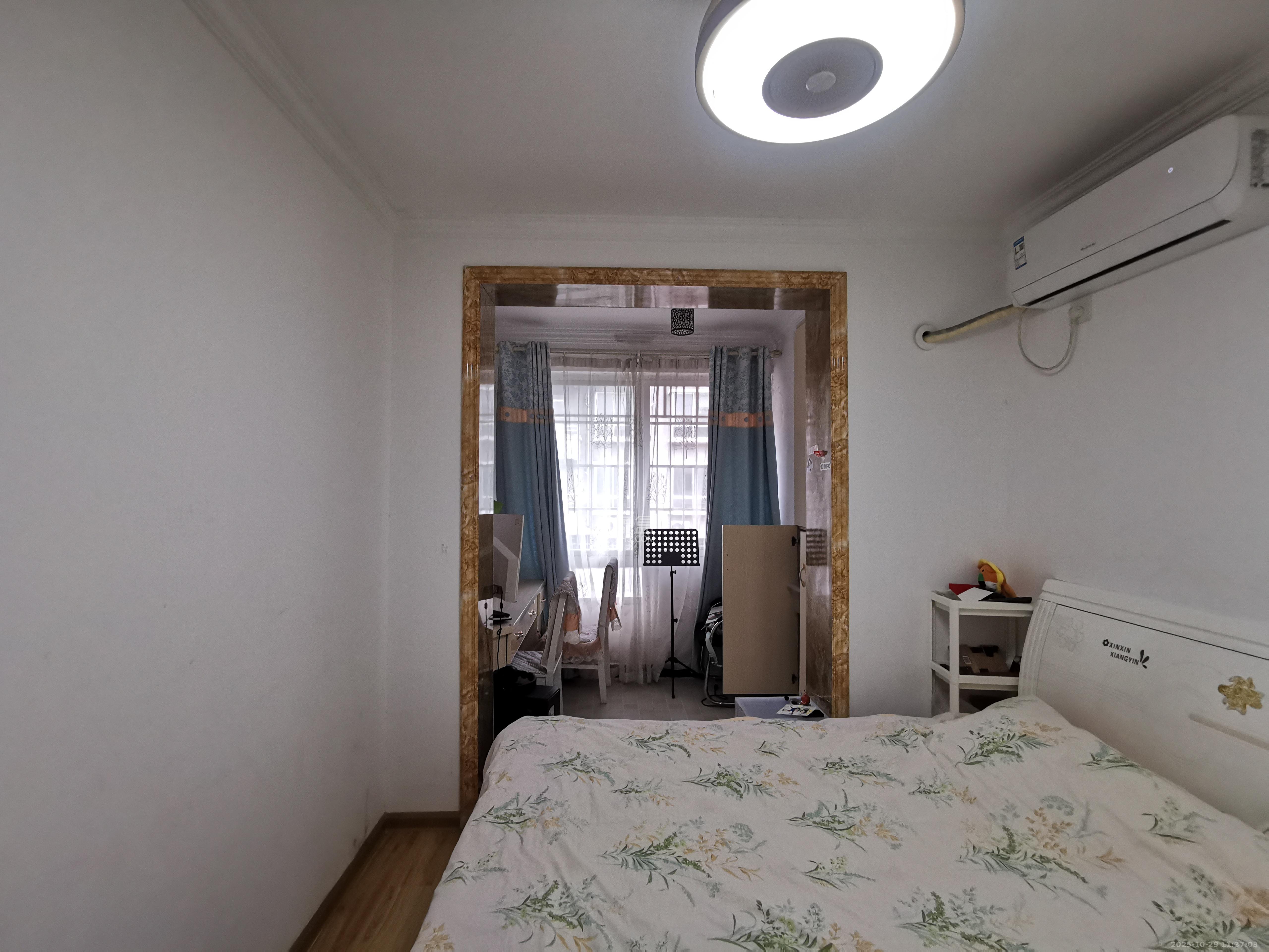 含浦家苑 4室2厅2卫 1680.0元/月 含浦家苑 4室2厅2卫 1680.0元/月室内图