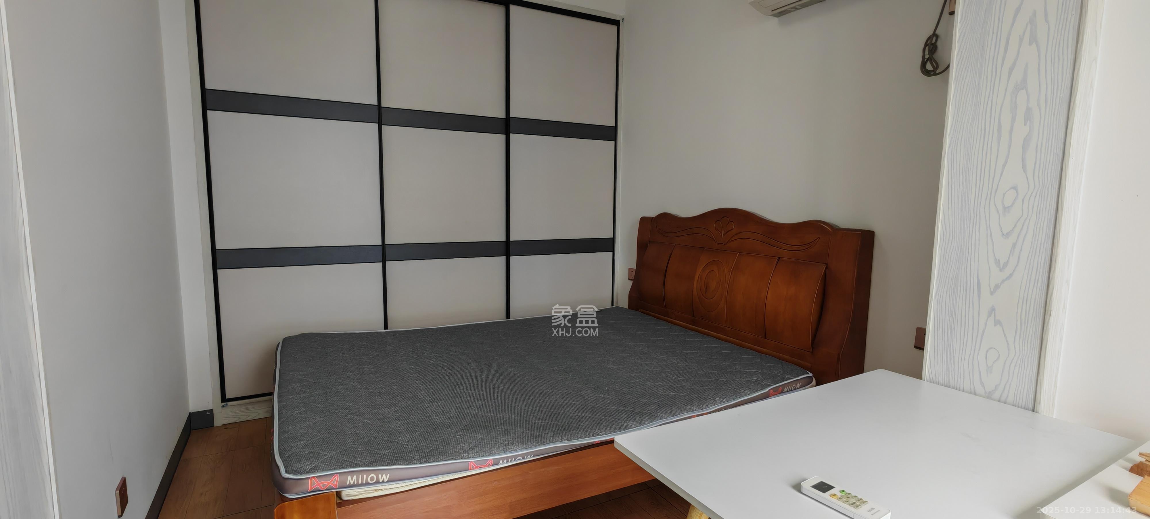 东方美地  3室2厅1卫    2300.0元/月室内图