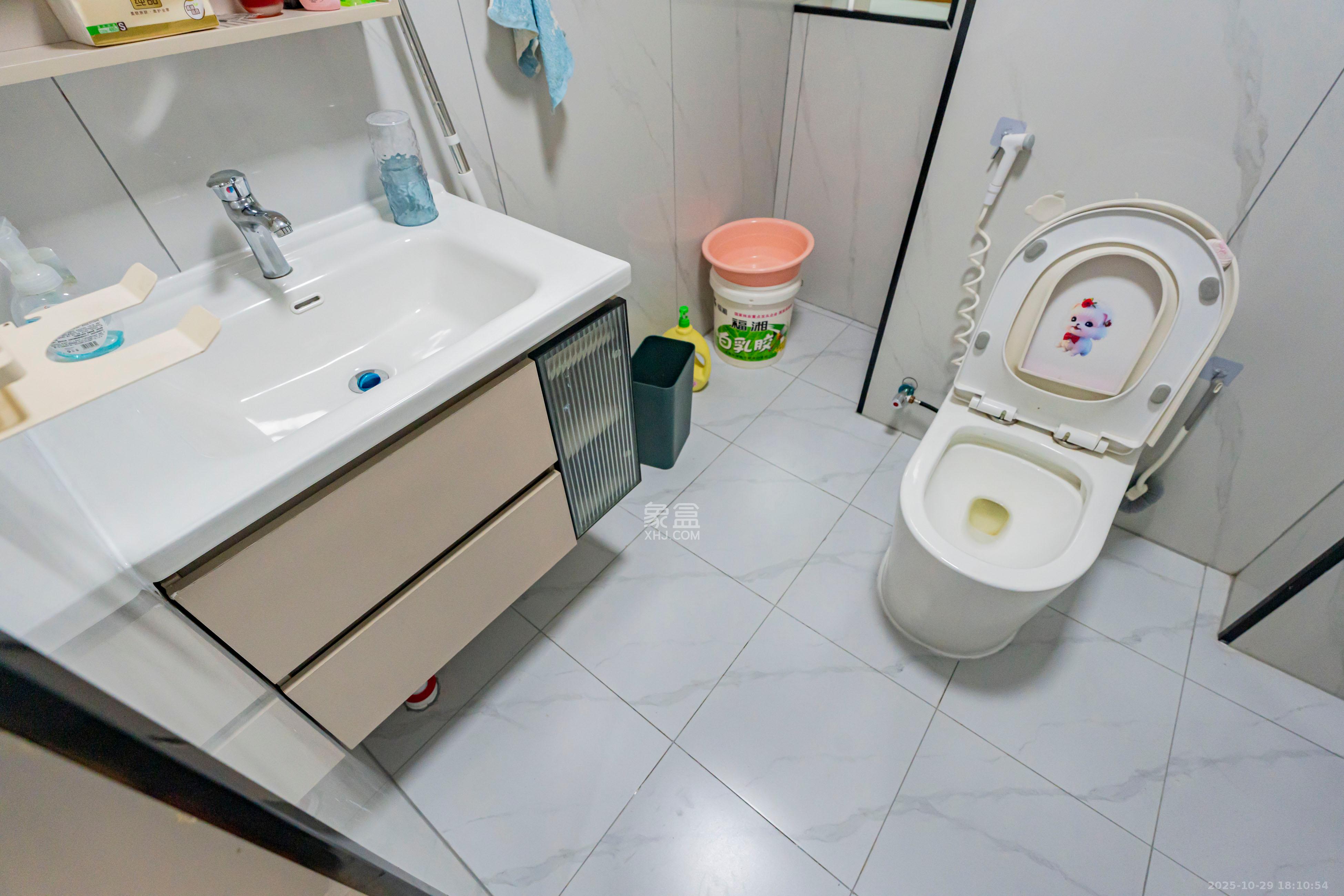 天健芙蓉盛世一期  3室2厅2卫    118.0万卫生间